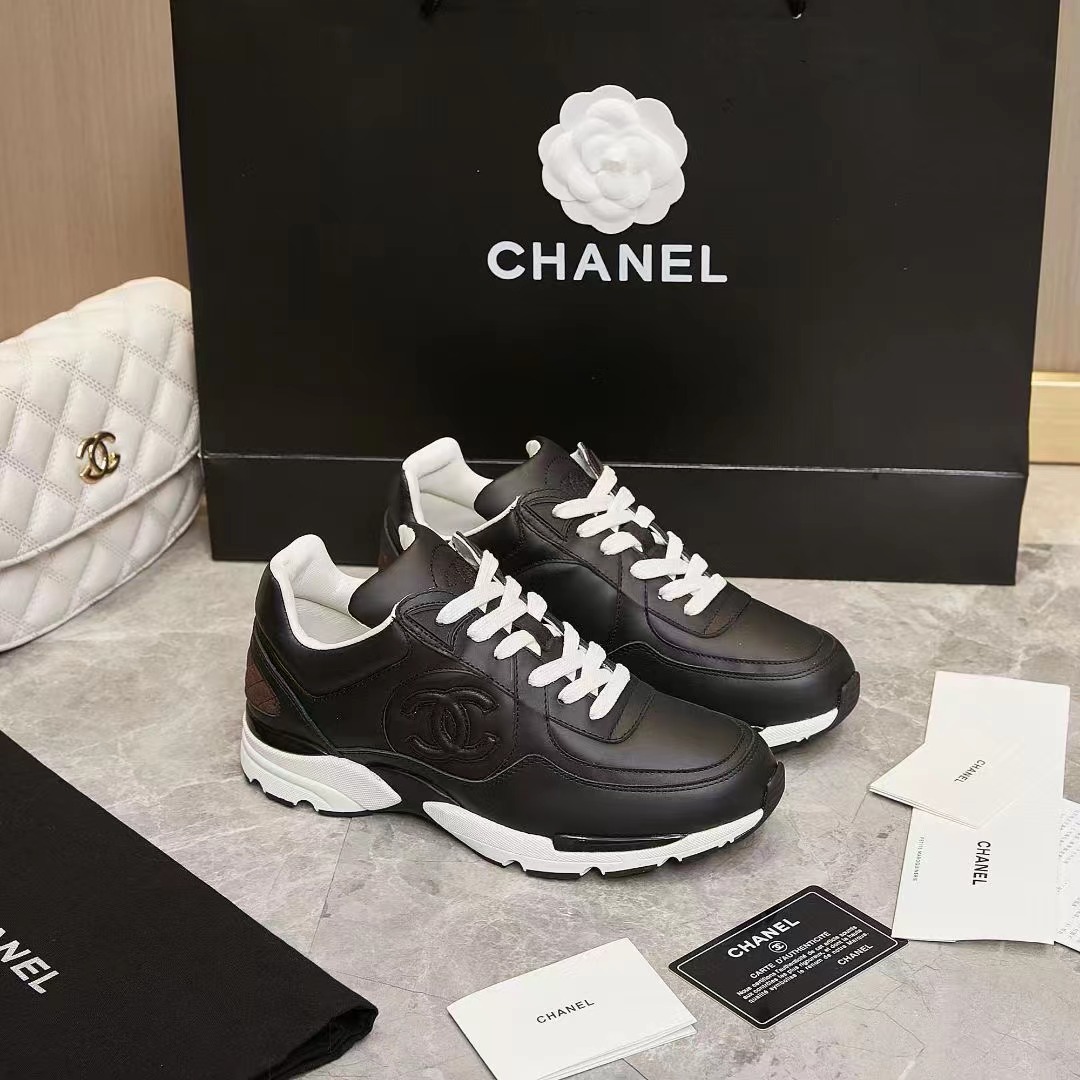CHANEL Sneakers