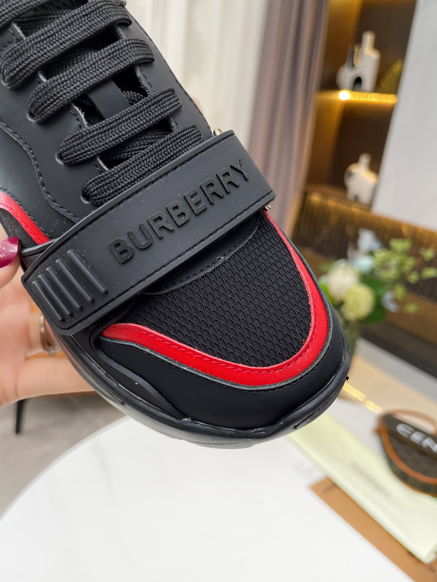 BURBERRY Sneakers