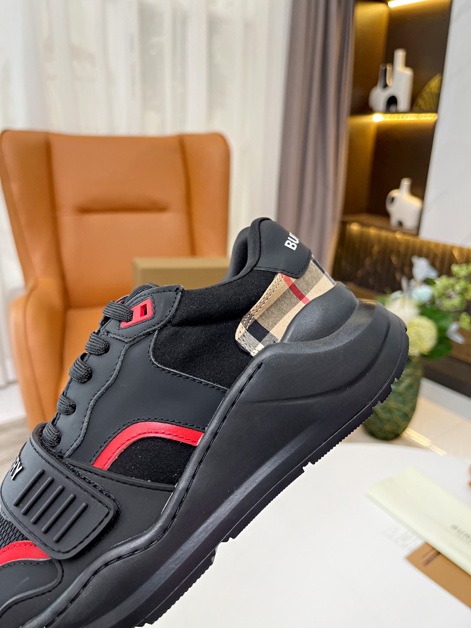 BURBERRY Sneakers
