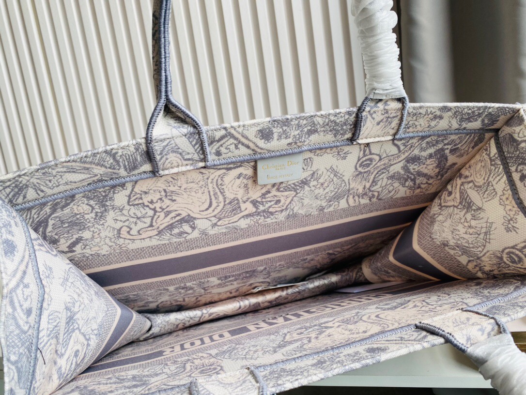 DIOR BOOK TOTE Handbag can support custom names