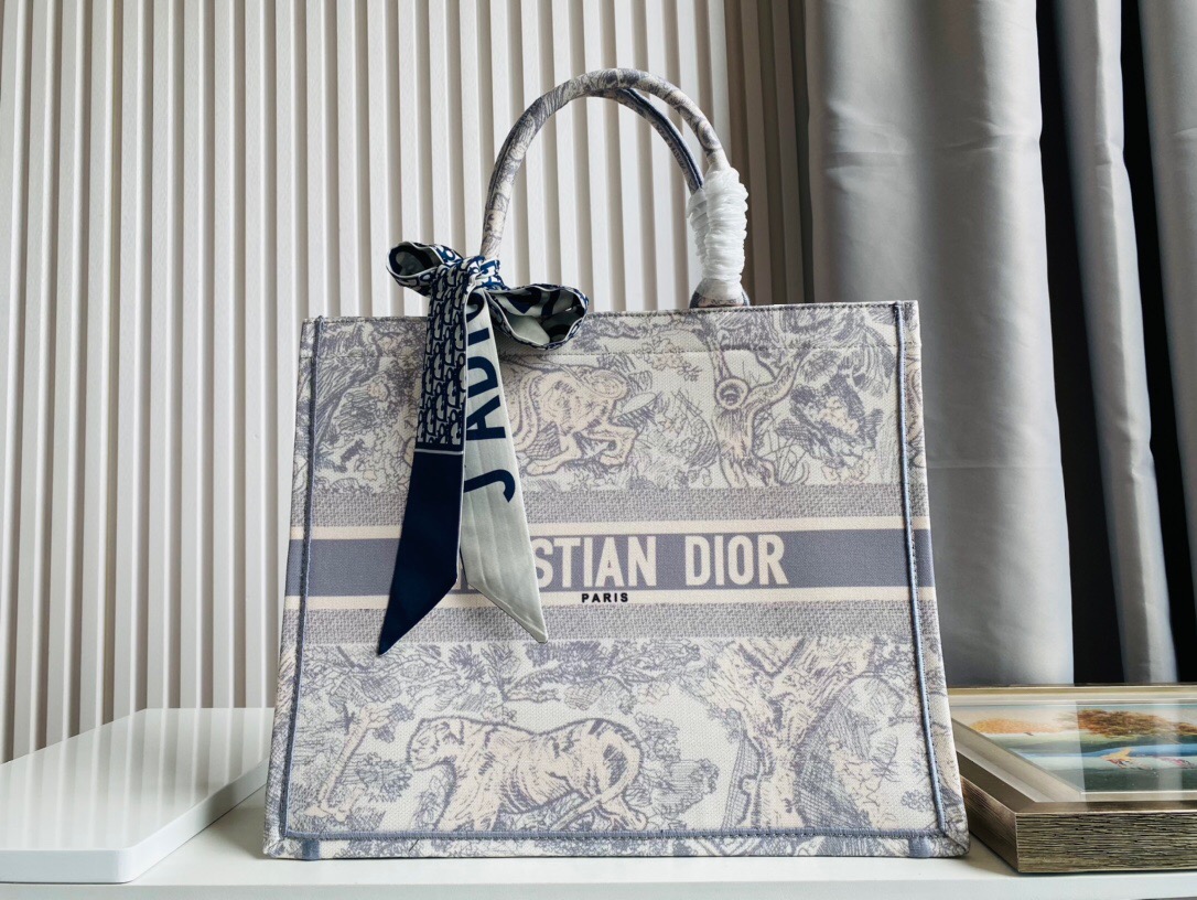 DIOR BOOK TOTE Handbag can support custom names