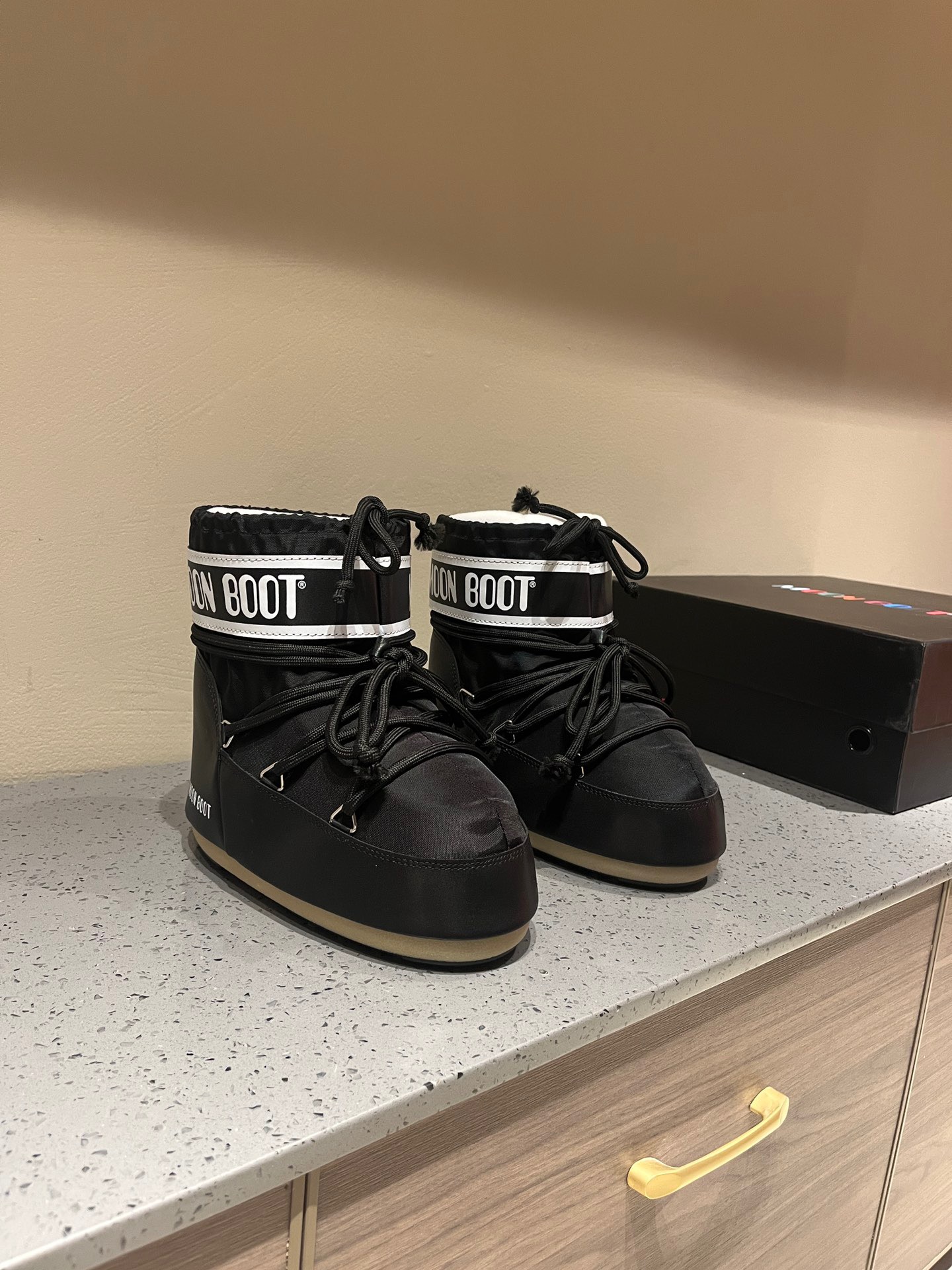UGG MOON Boots