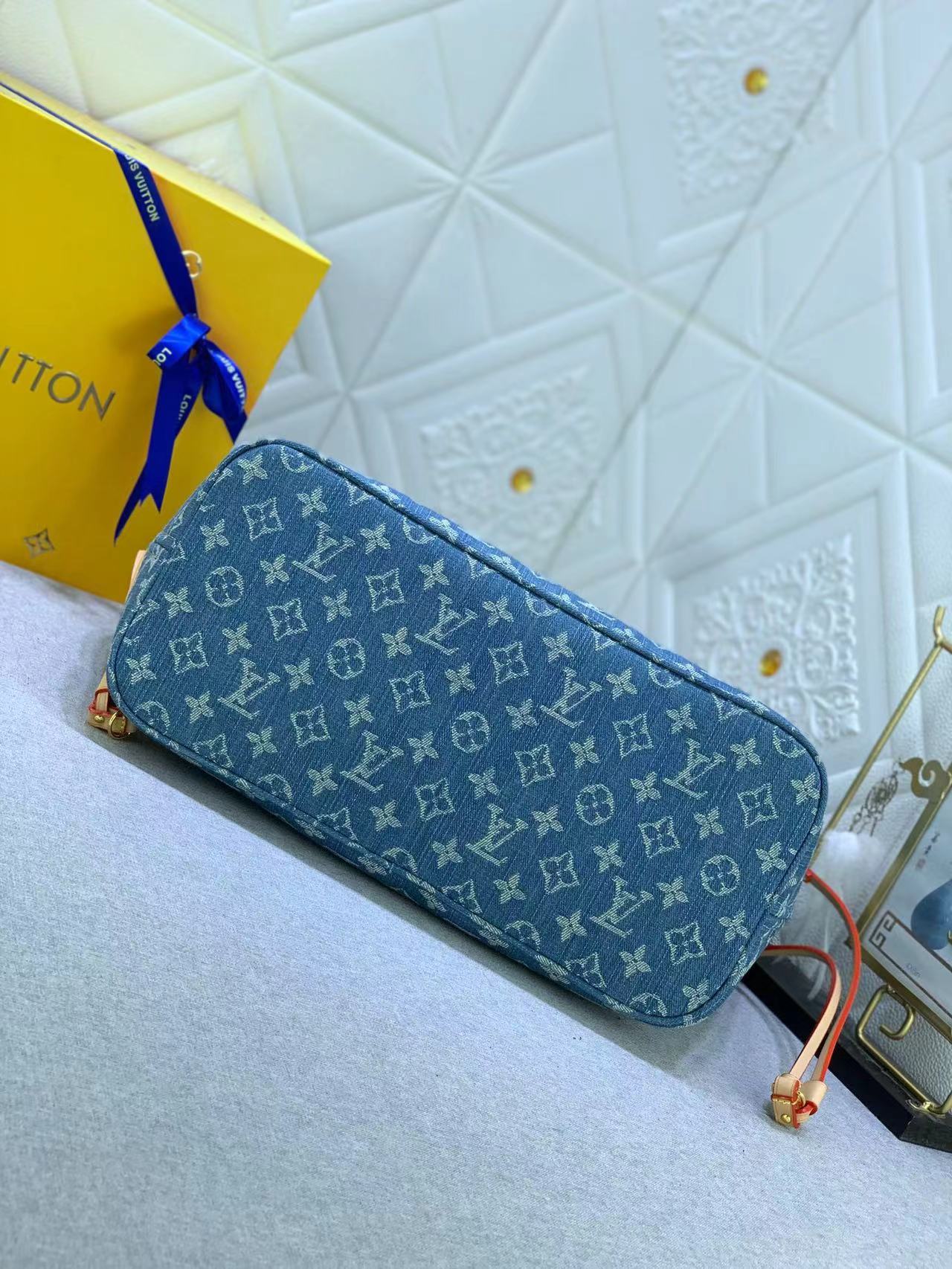LV NEVERFULL Denim bag