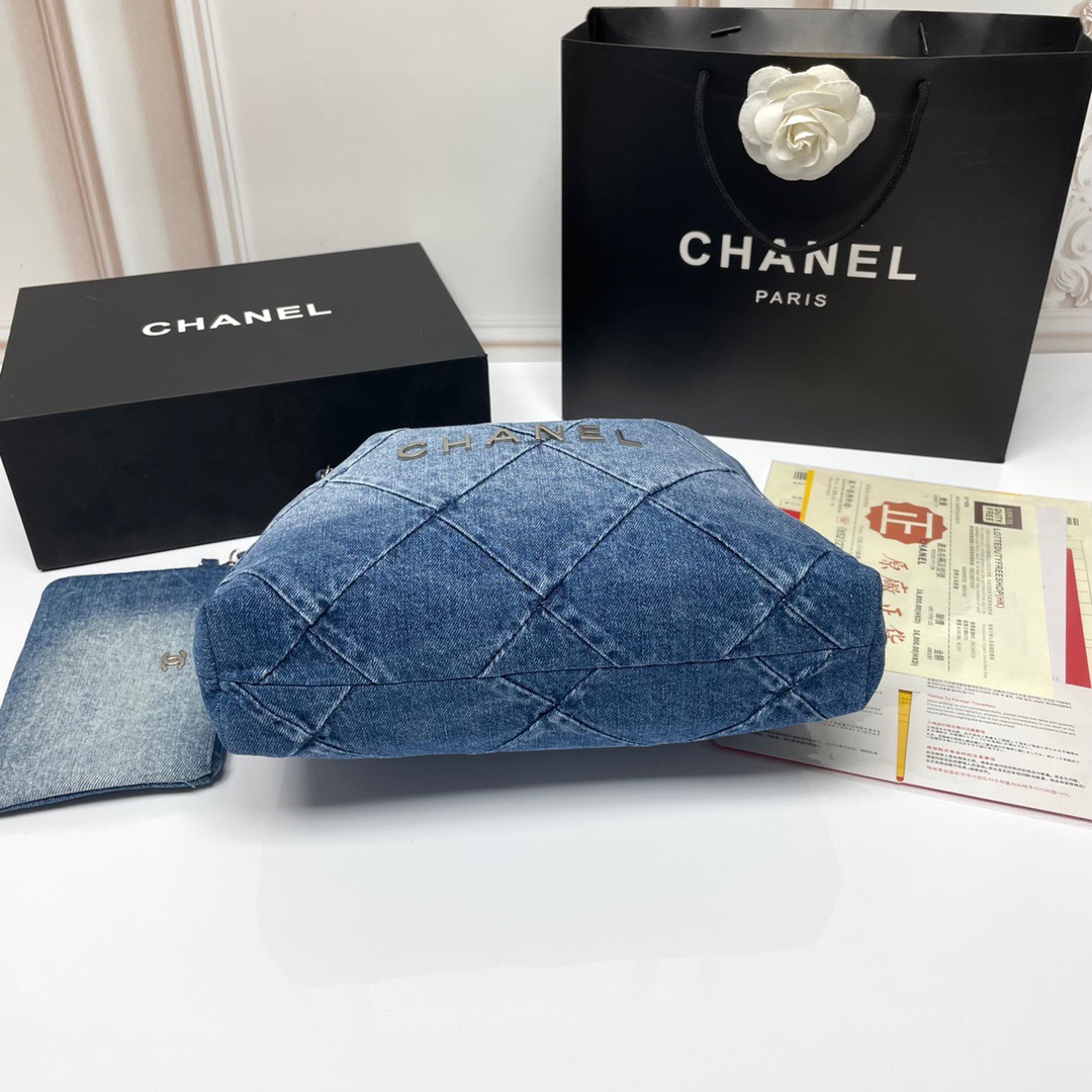 CHANEL Denim chain bag