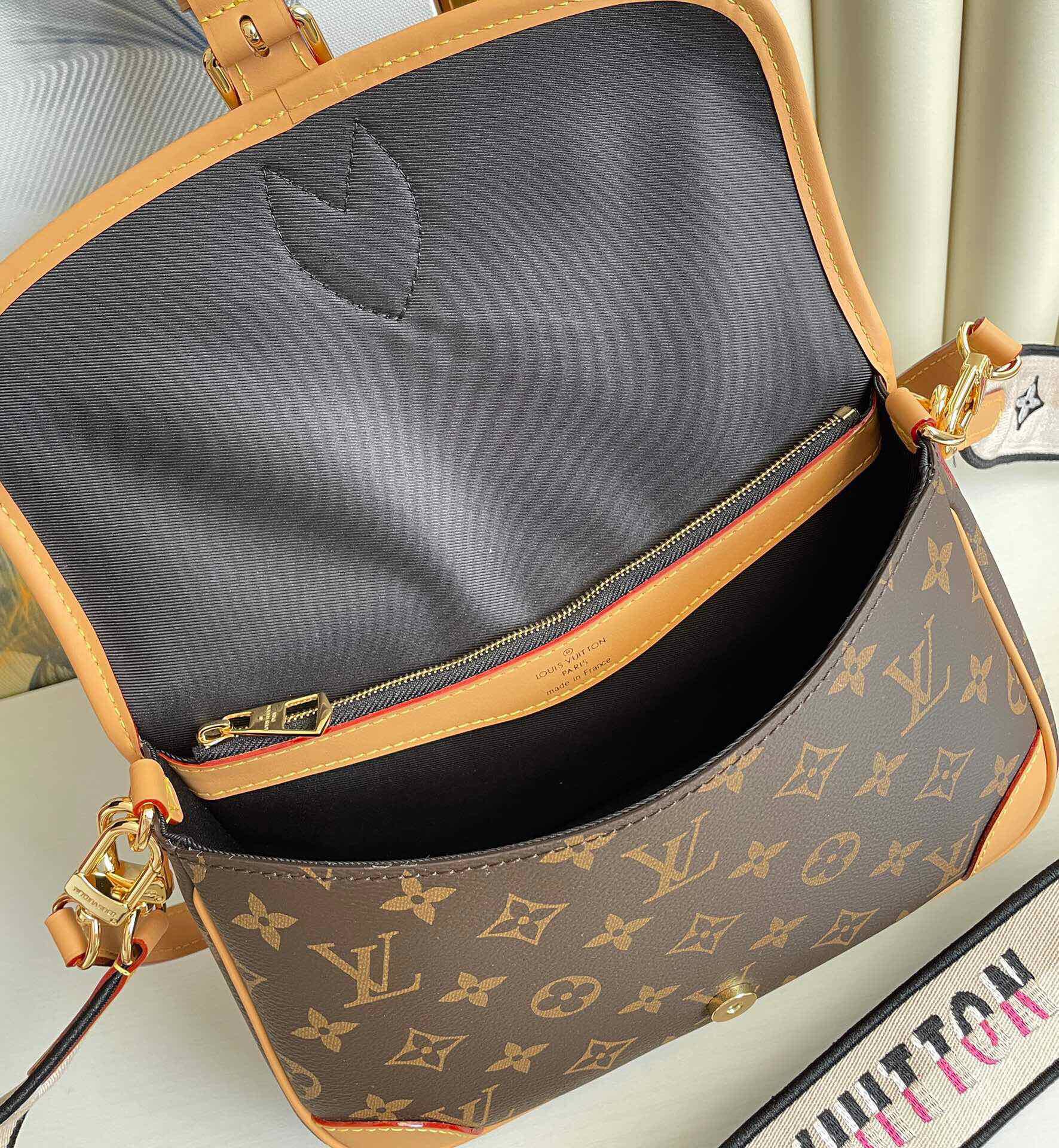 LV DIANE Handbag