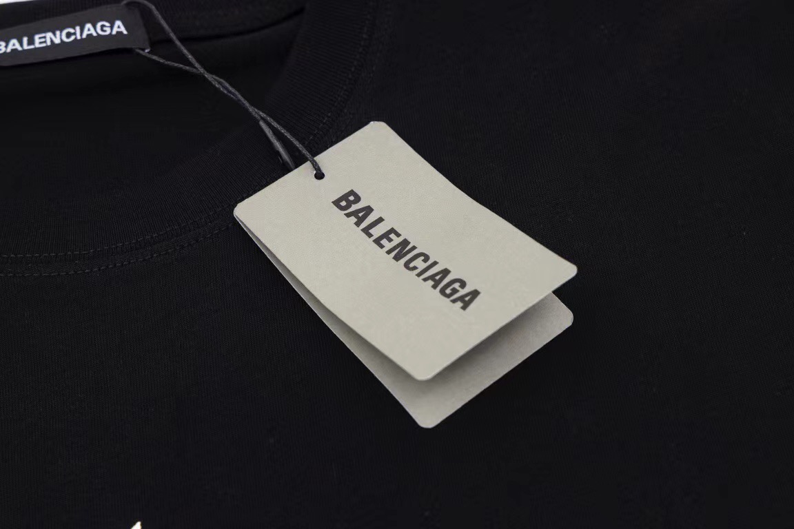 BALENCIAGA T shirt