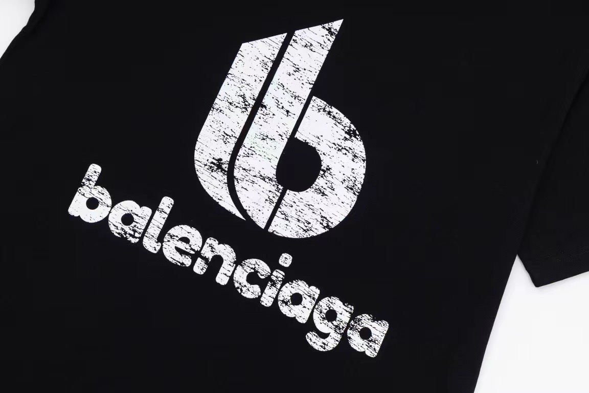 BALENCIAGA T shirt