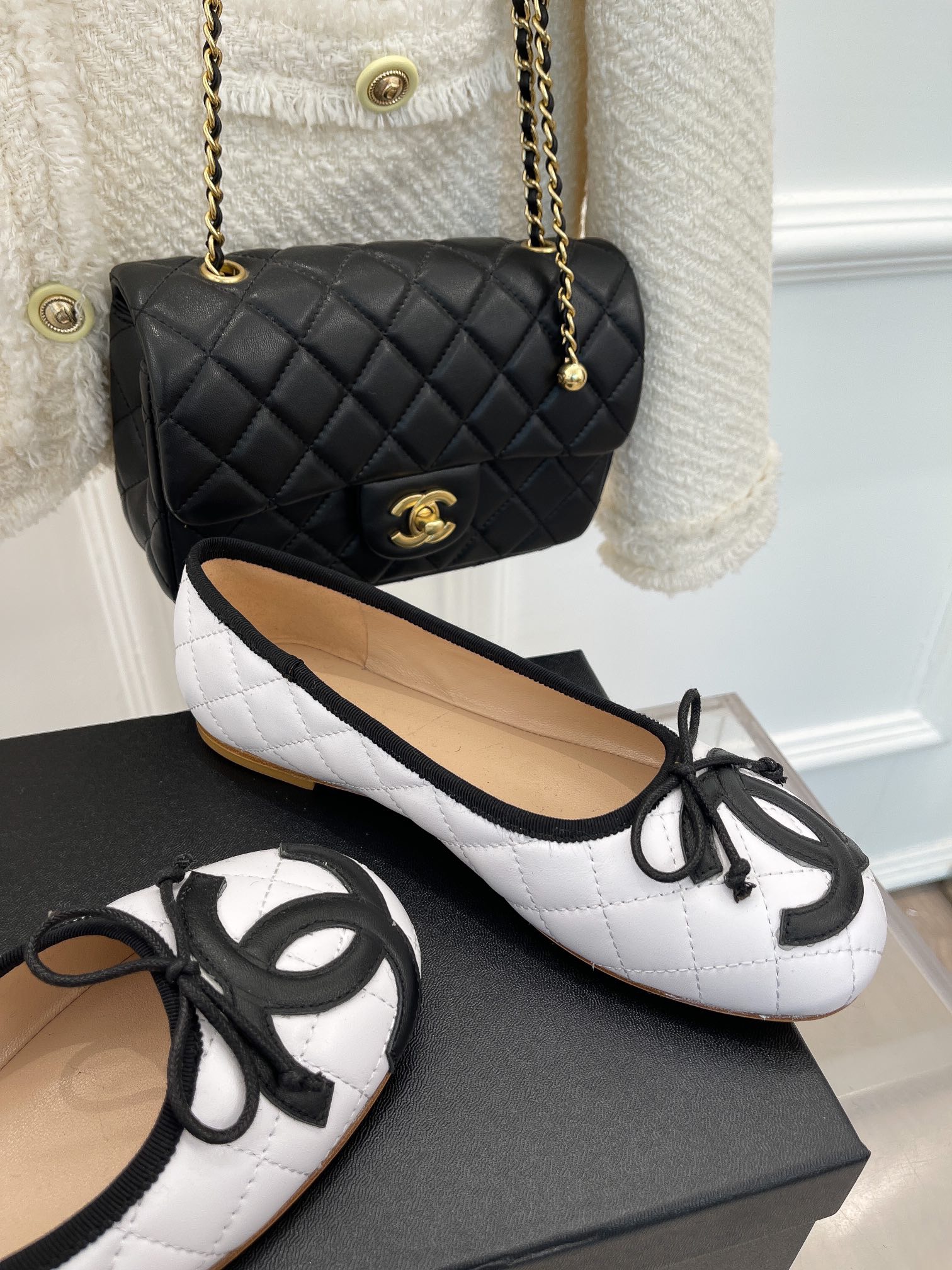 CHANEL Loafer