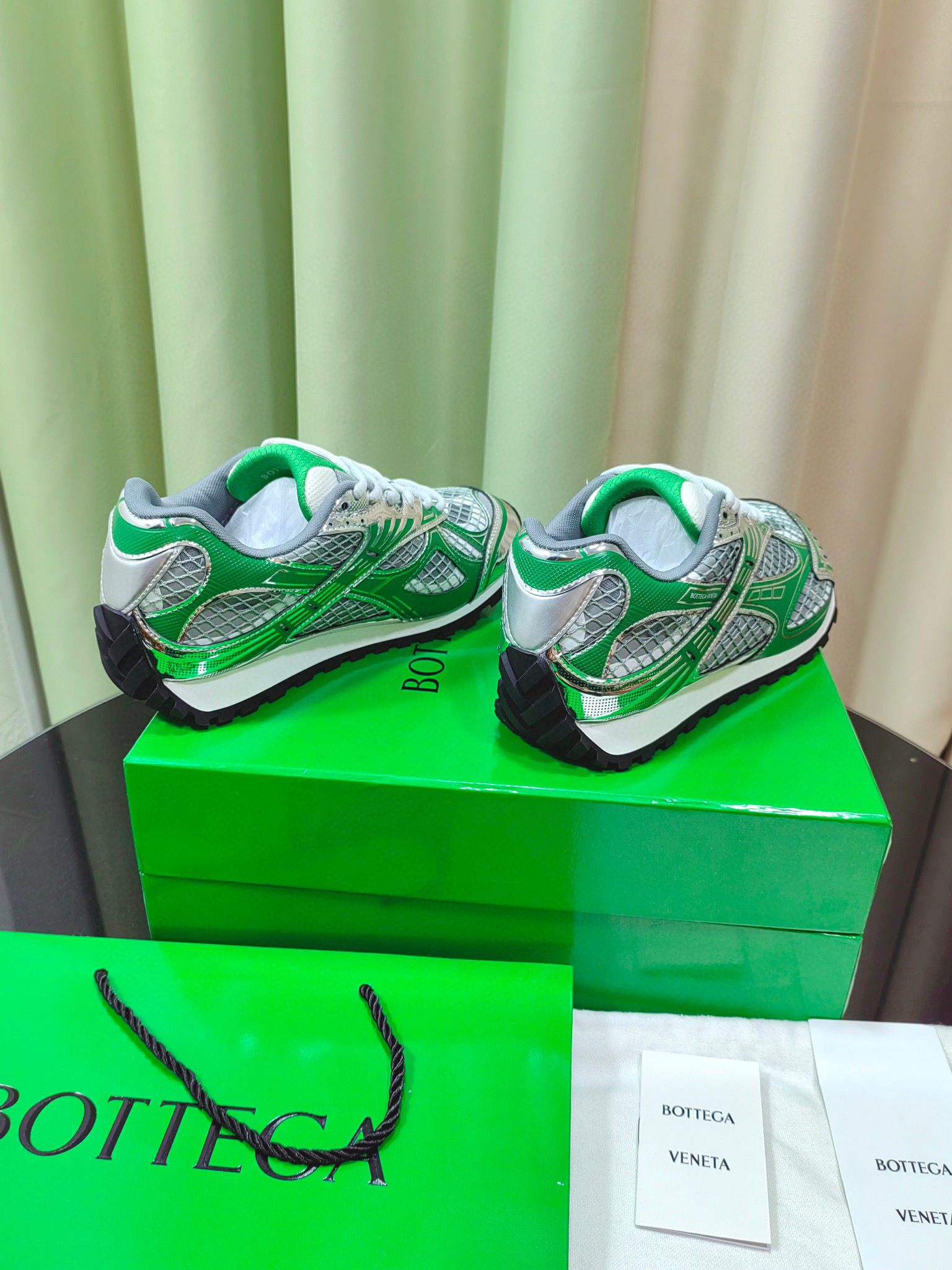 BV orbit Sneakers