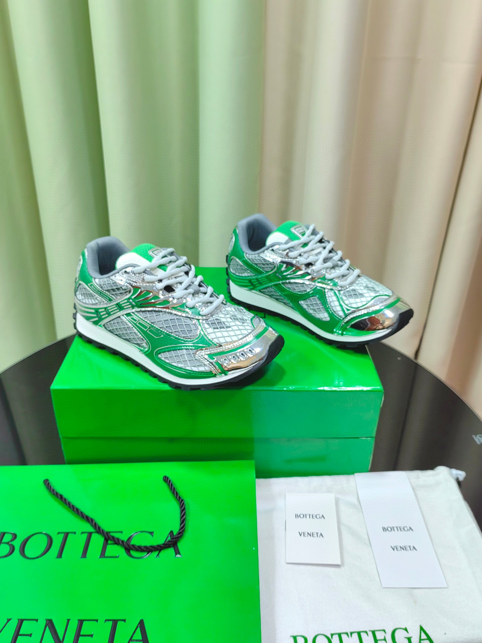 BV orbit Sneakers