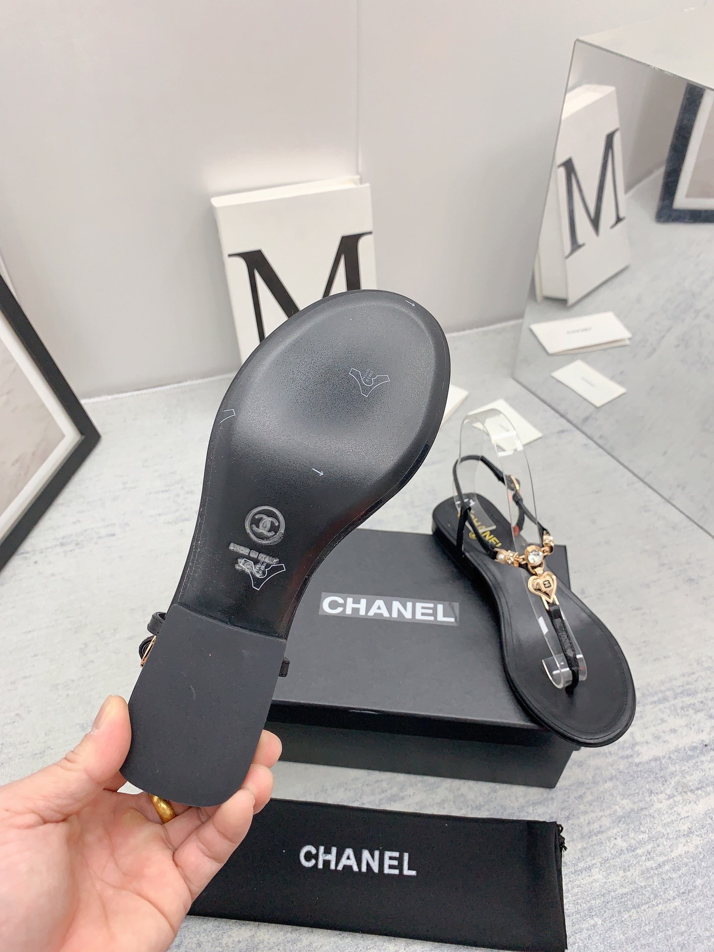 CHANEL Love jewel flip-flops