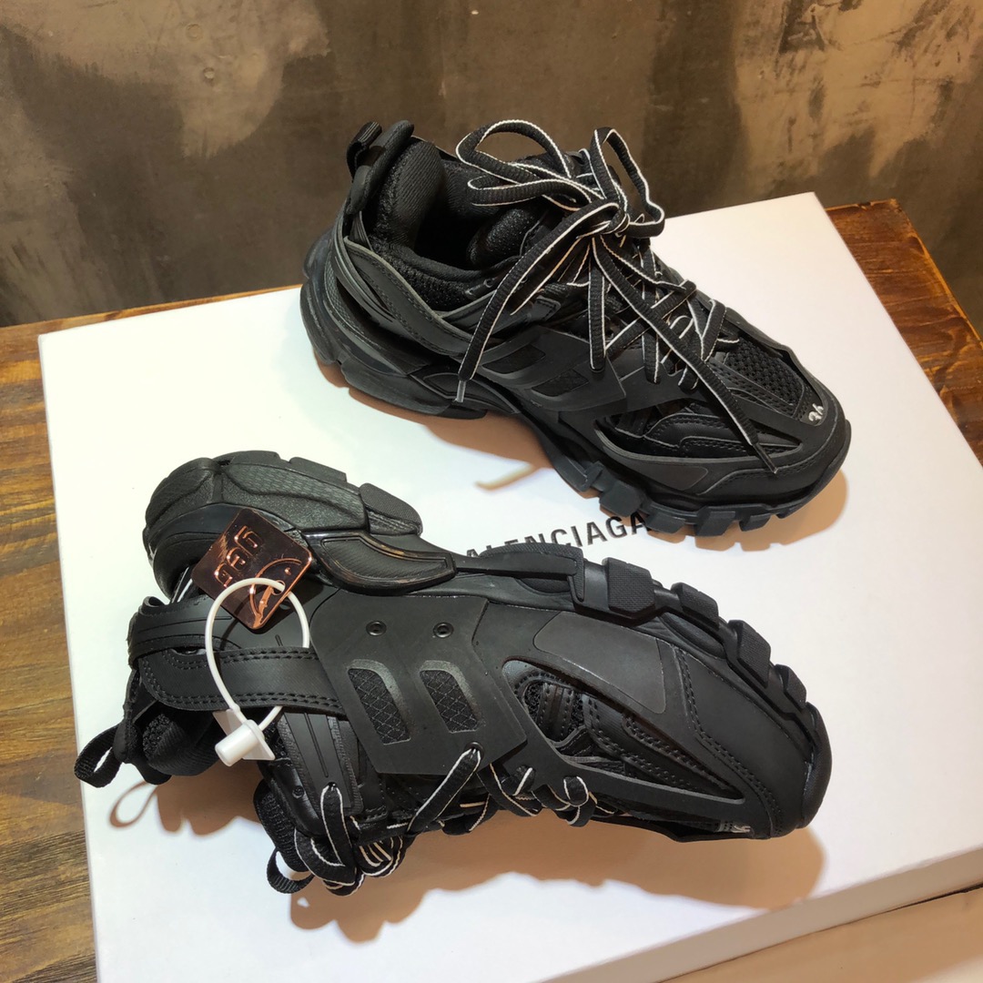 BALENCIAGA Triple-S 3.0 Sneakers