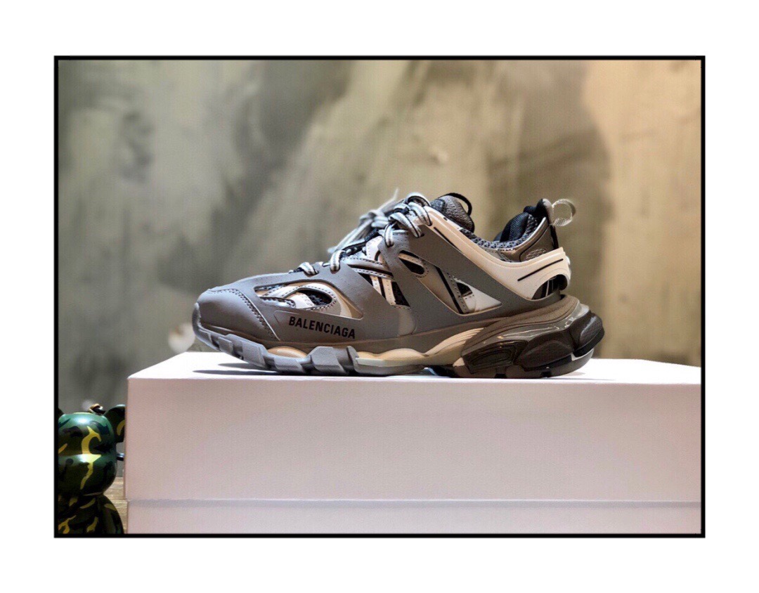 BALENCIAGA Triple-S 3.0 Sneakers