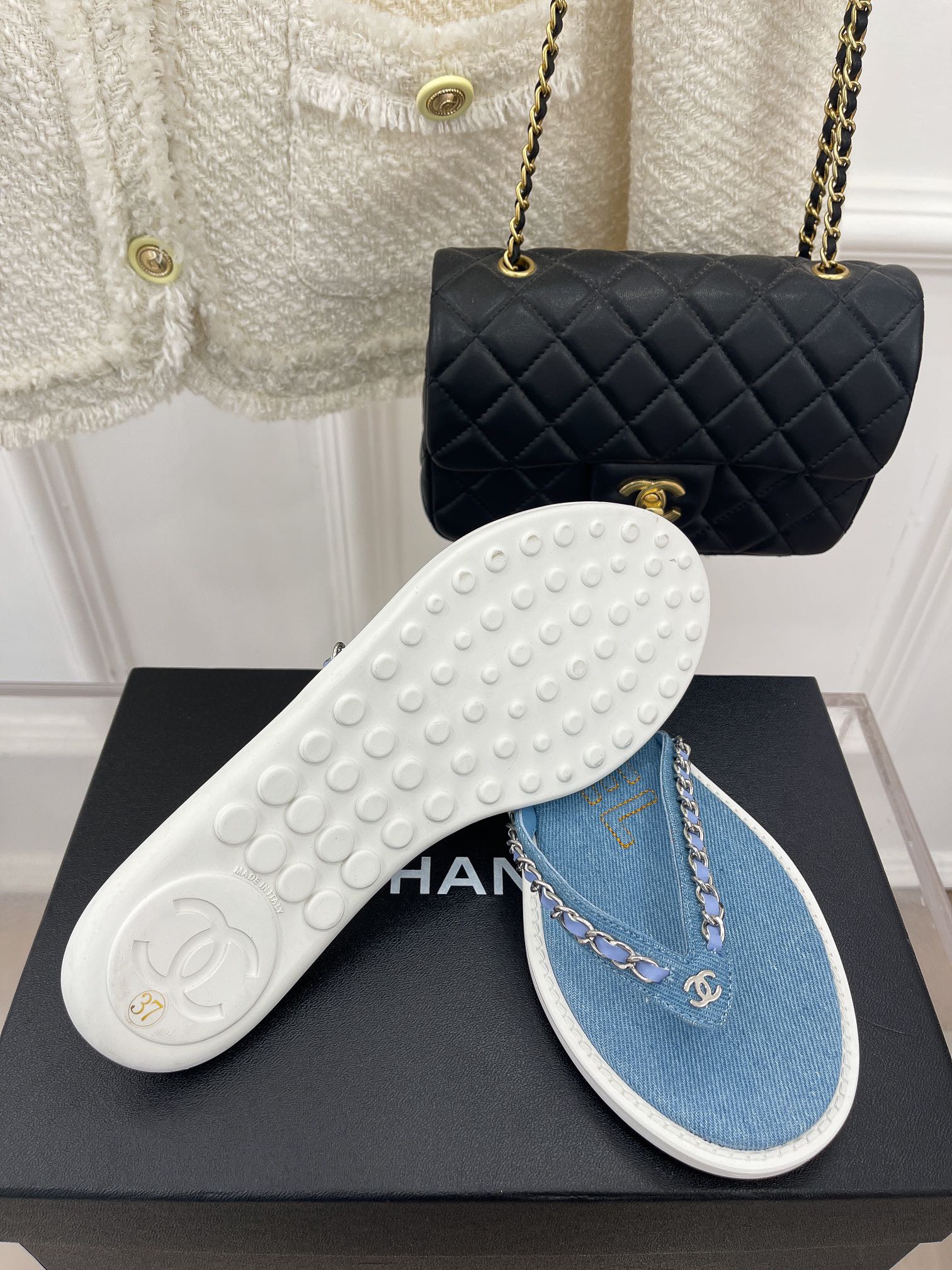 CHANEL Flip flops
