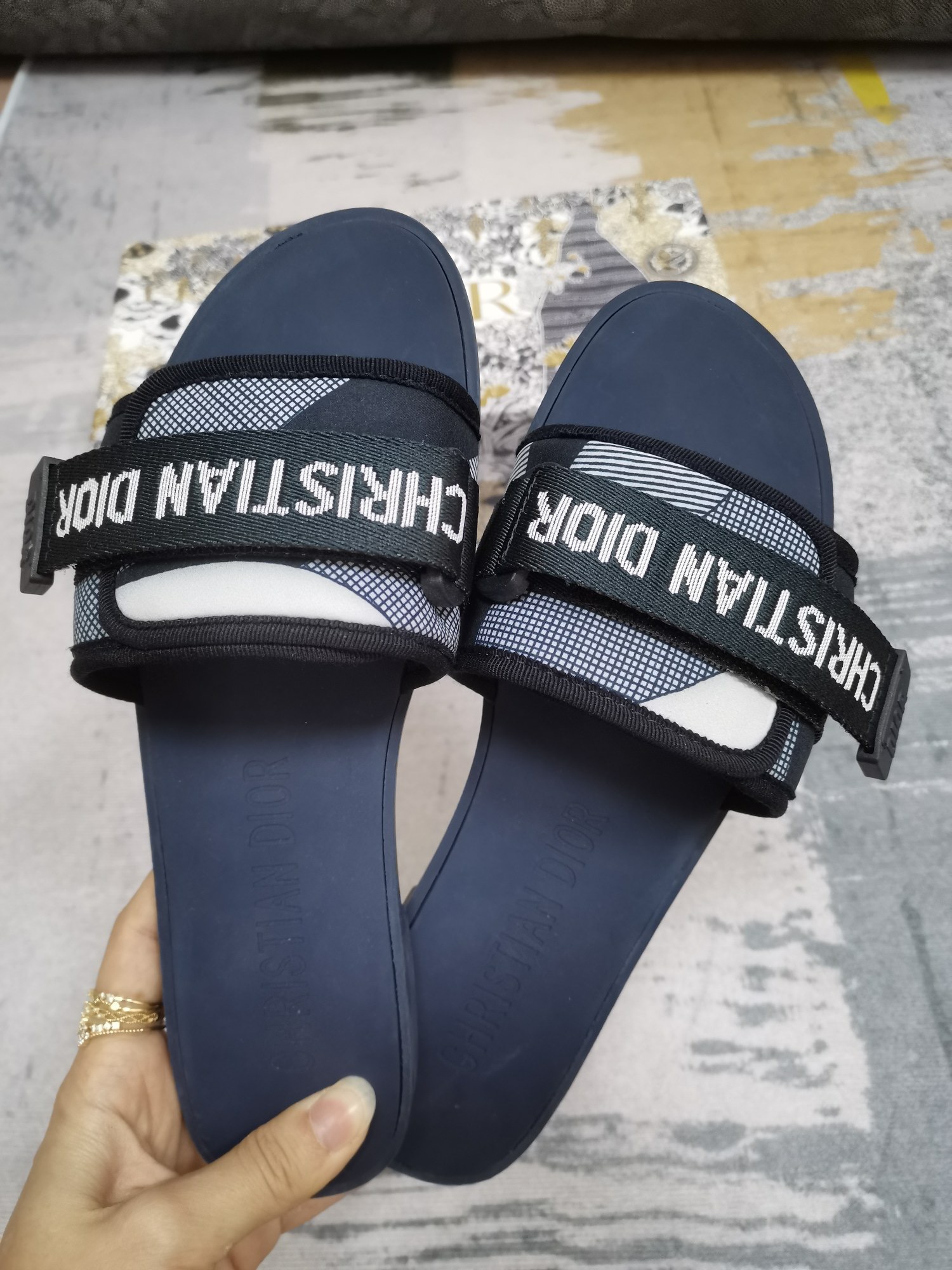 DIOR Slides