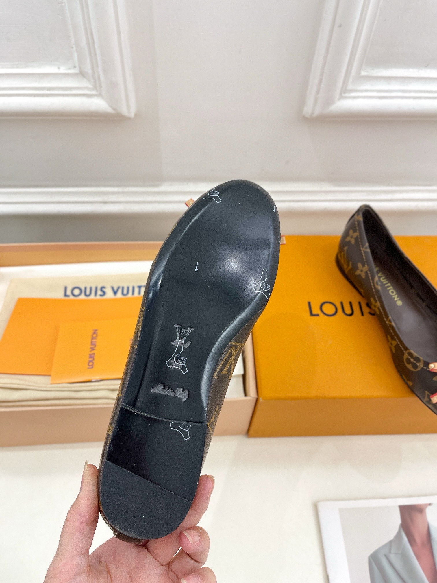 LV NINA round head bow studded ballet shoes