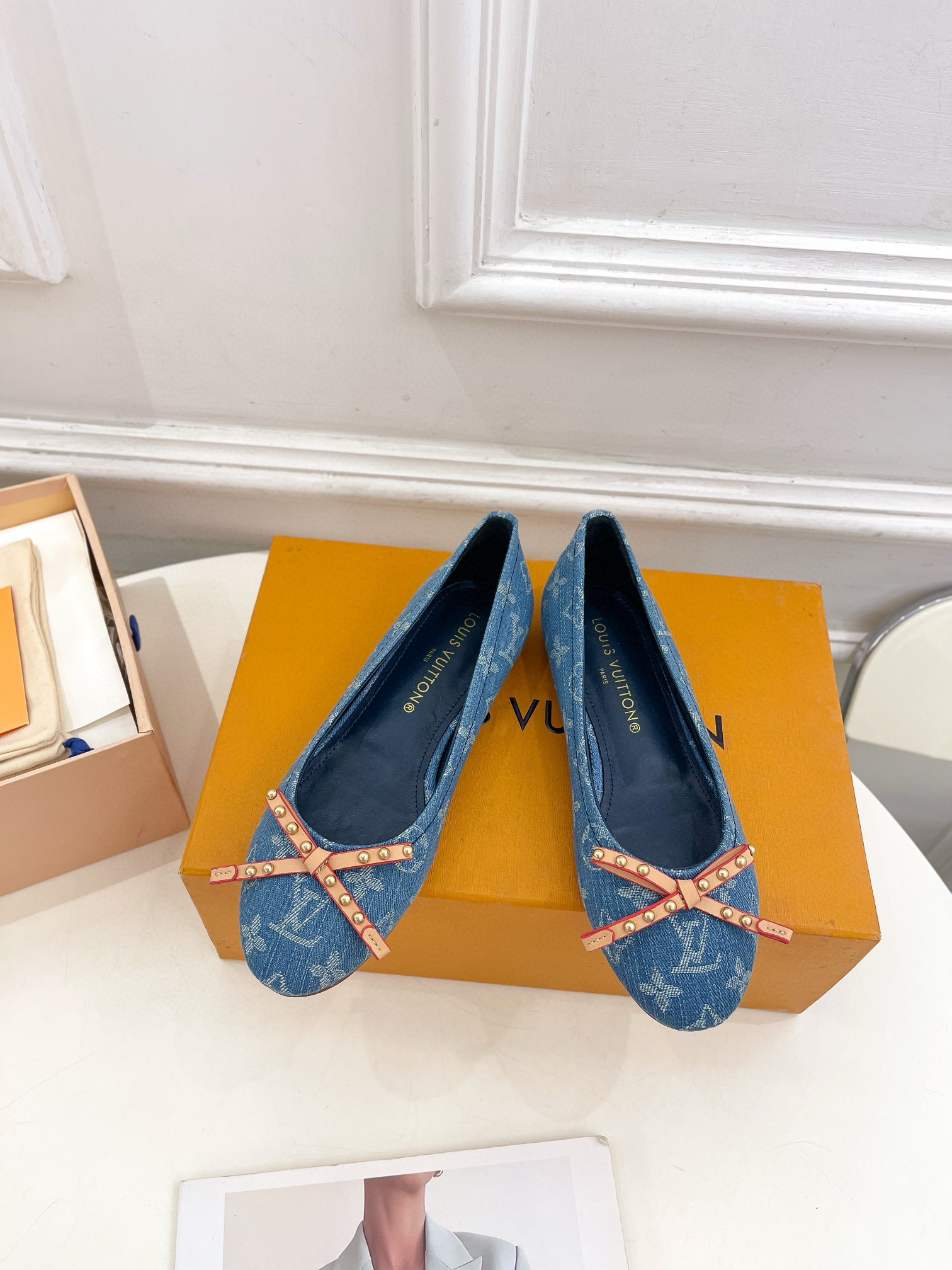 LV NINA round head bow studded ballet shoes