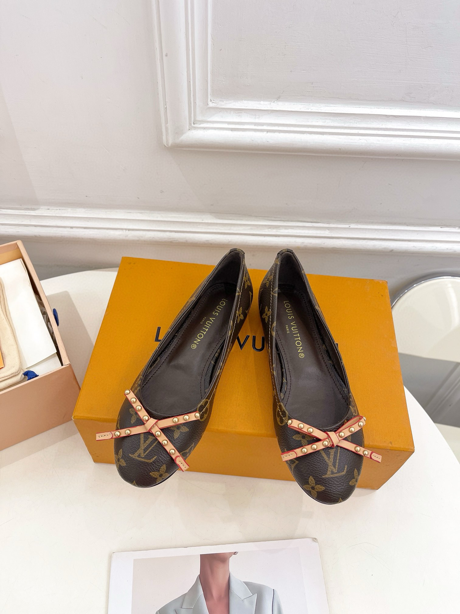 LV NINA round head bow studded ballet shoes
