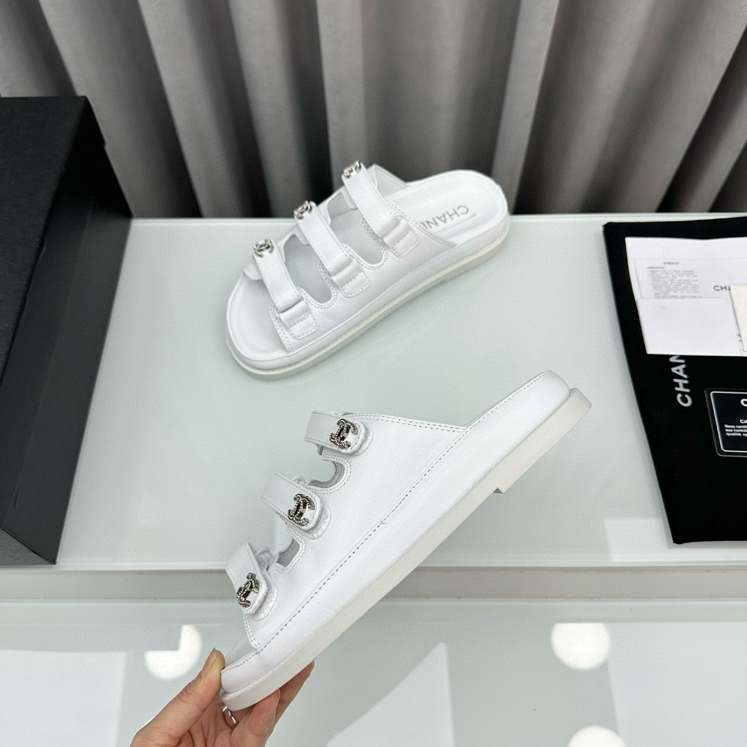CHANEL Slippers