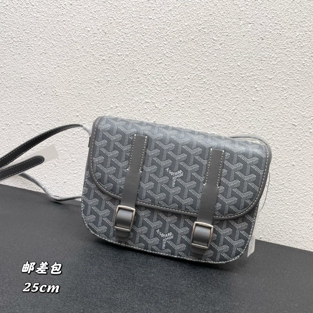 Goyard Messenger bag
