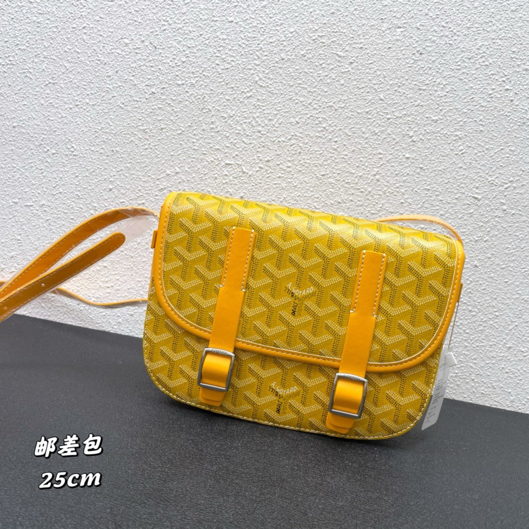 Goyard Messenger bag