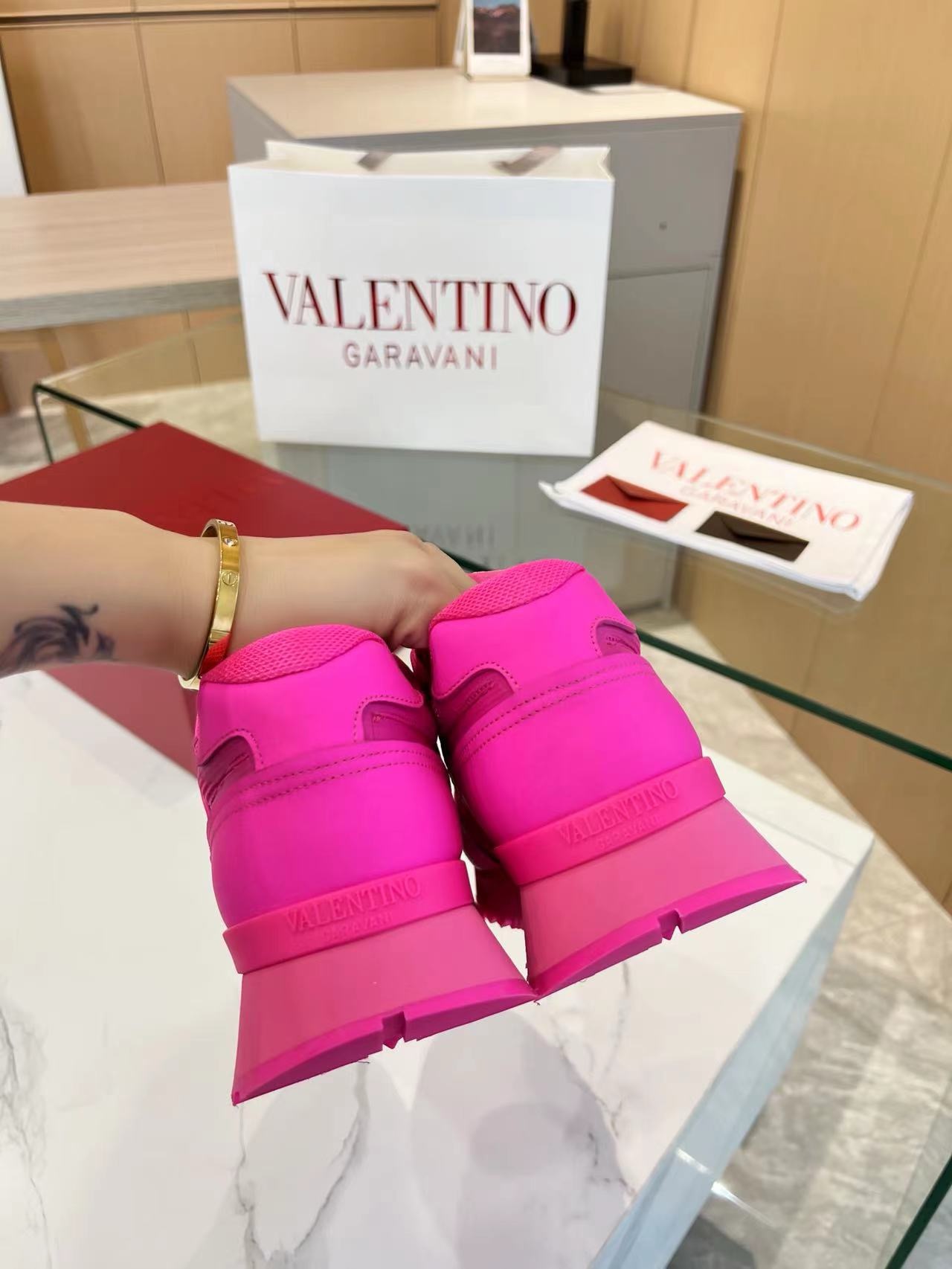 VALENTINO Sneakers
