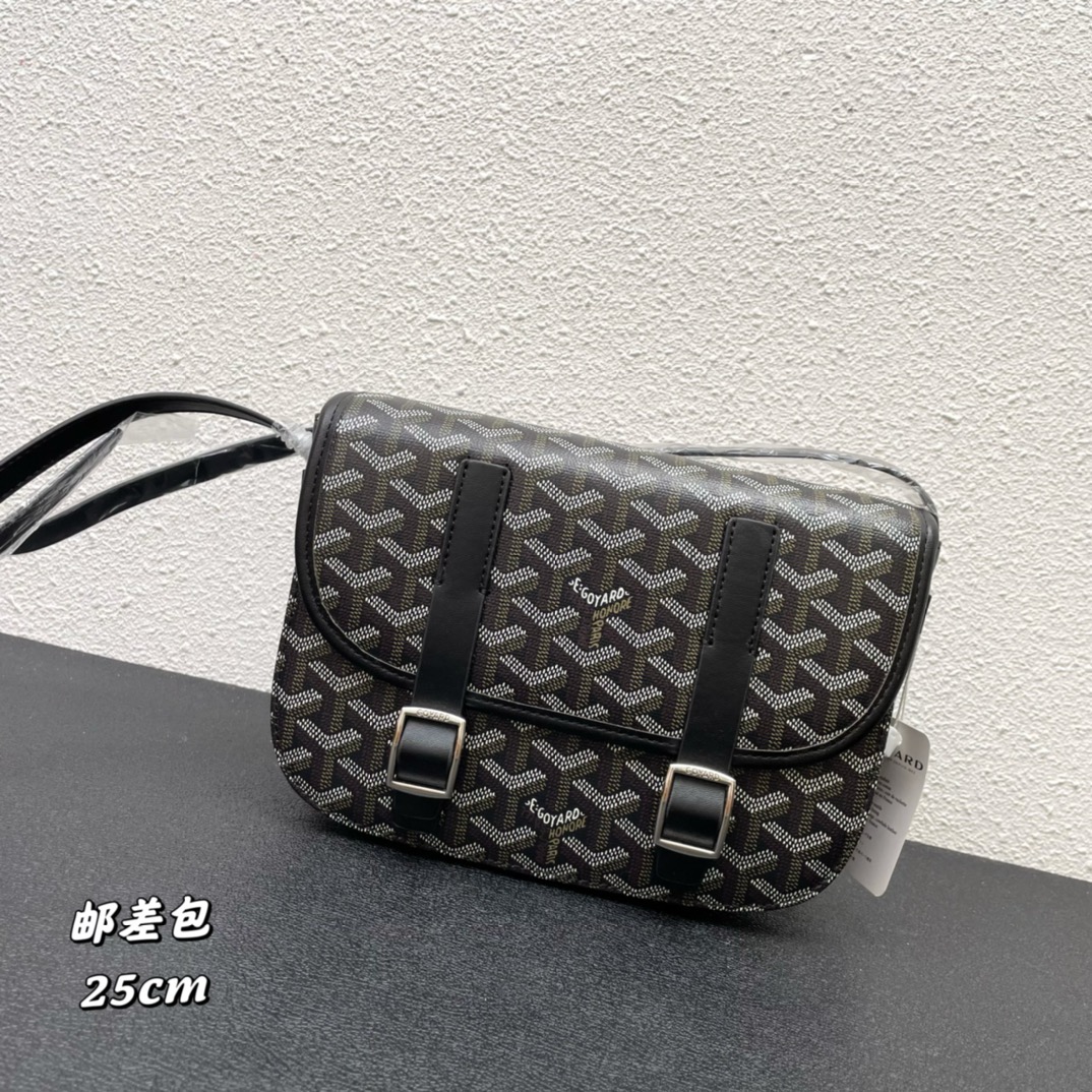 Goyard Messenger bag