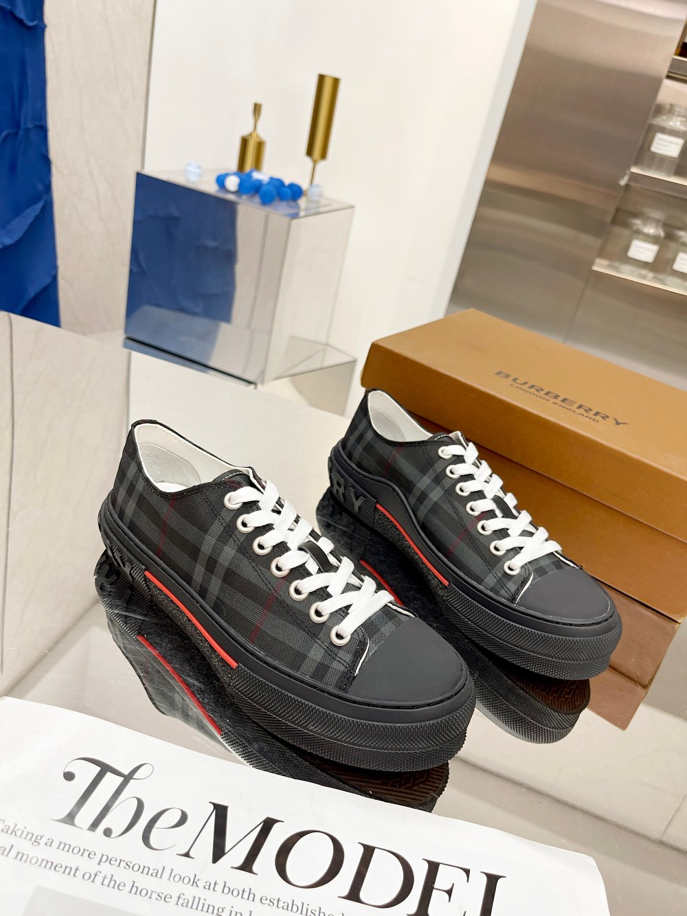 BURBERRY Sneakers