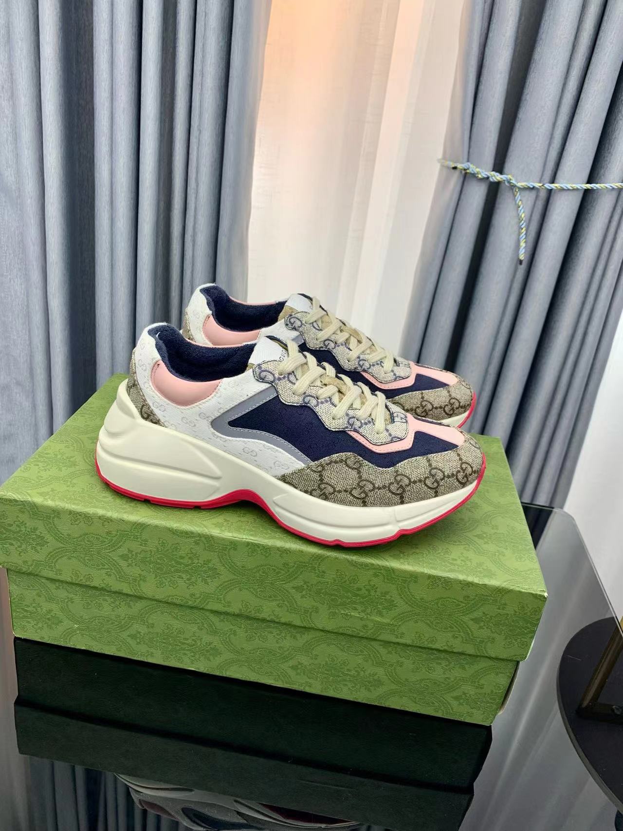 GUCCI Rhyton Sneakers