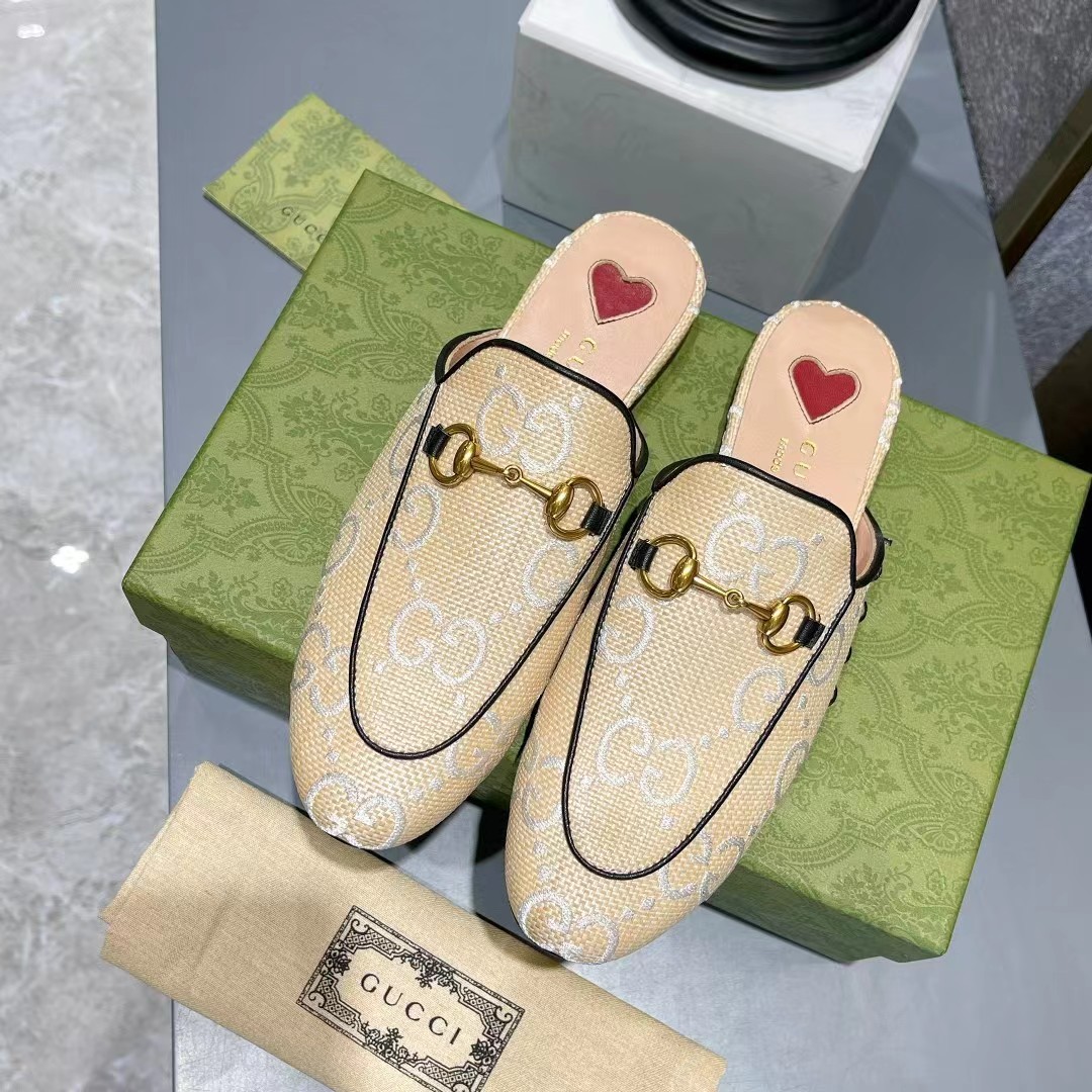 GUCCI Monogram Logo Buckled Loafer