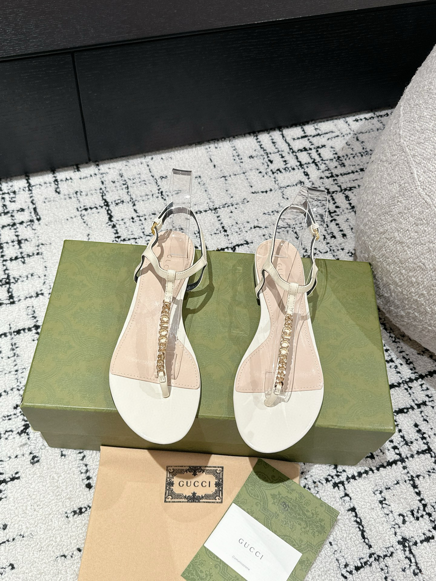 GUCCI chain flip-toe sandals