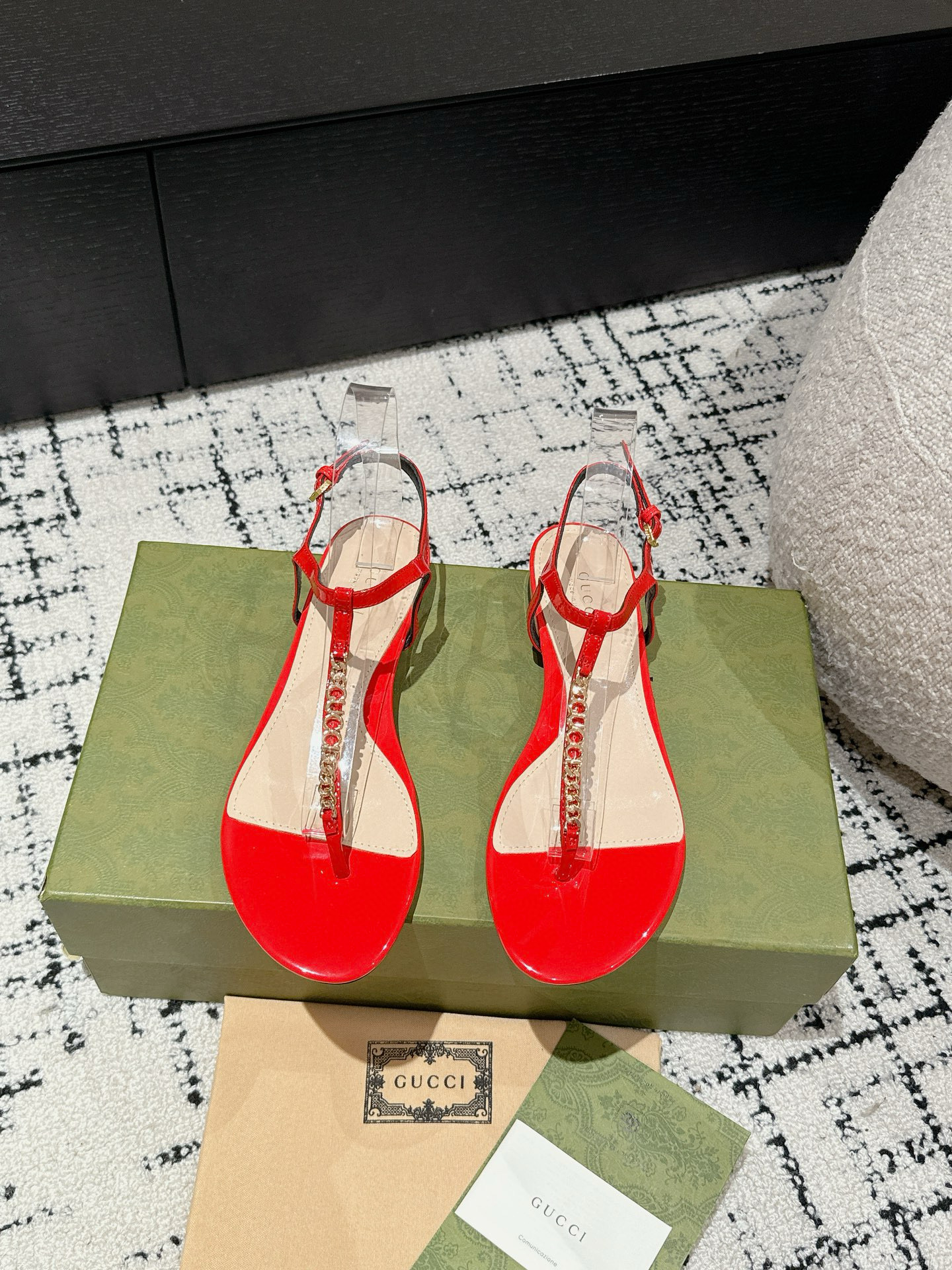 GUCCI chain flip-toe sandals