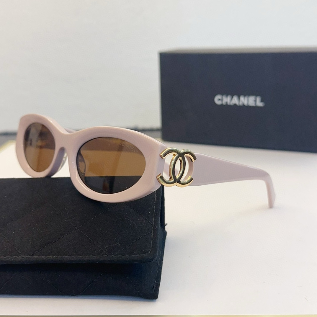 CHANEL Sunglasses