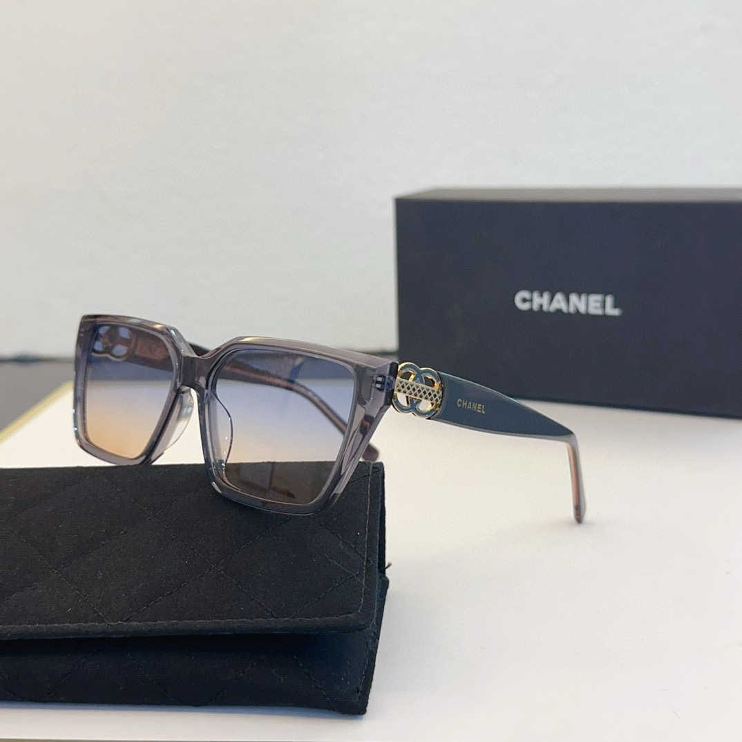 CHANEL Sunglasses