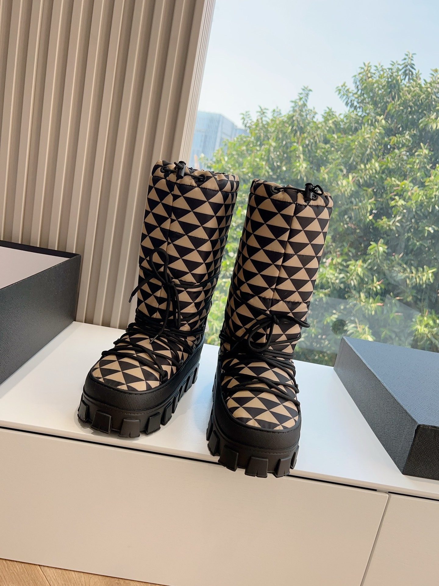 PRADA Snowboots
