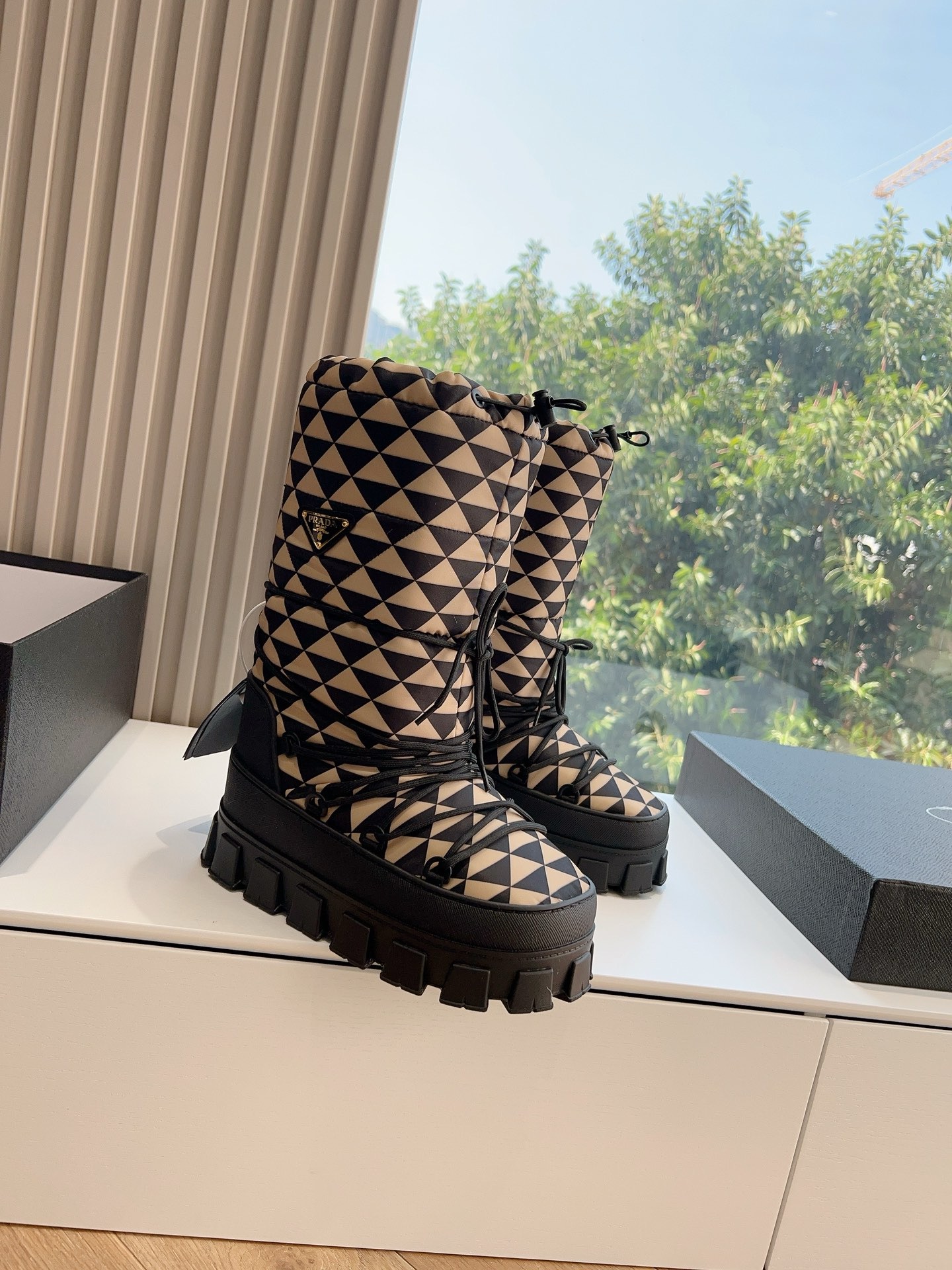 PRADA Snowboots
