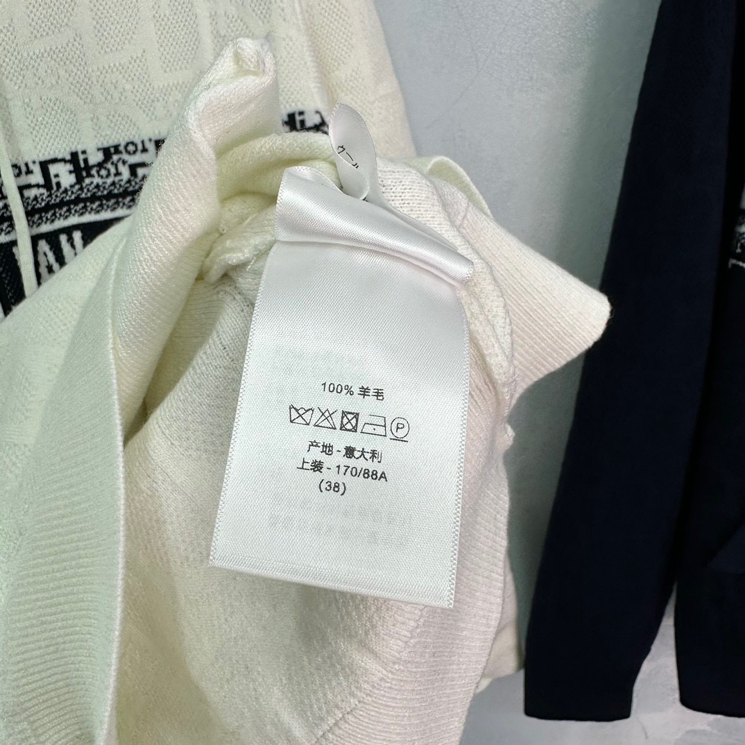 DIOR Long sleeved hooded cardigan