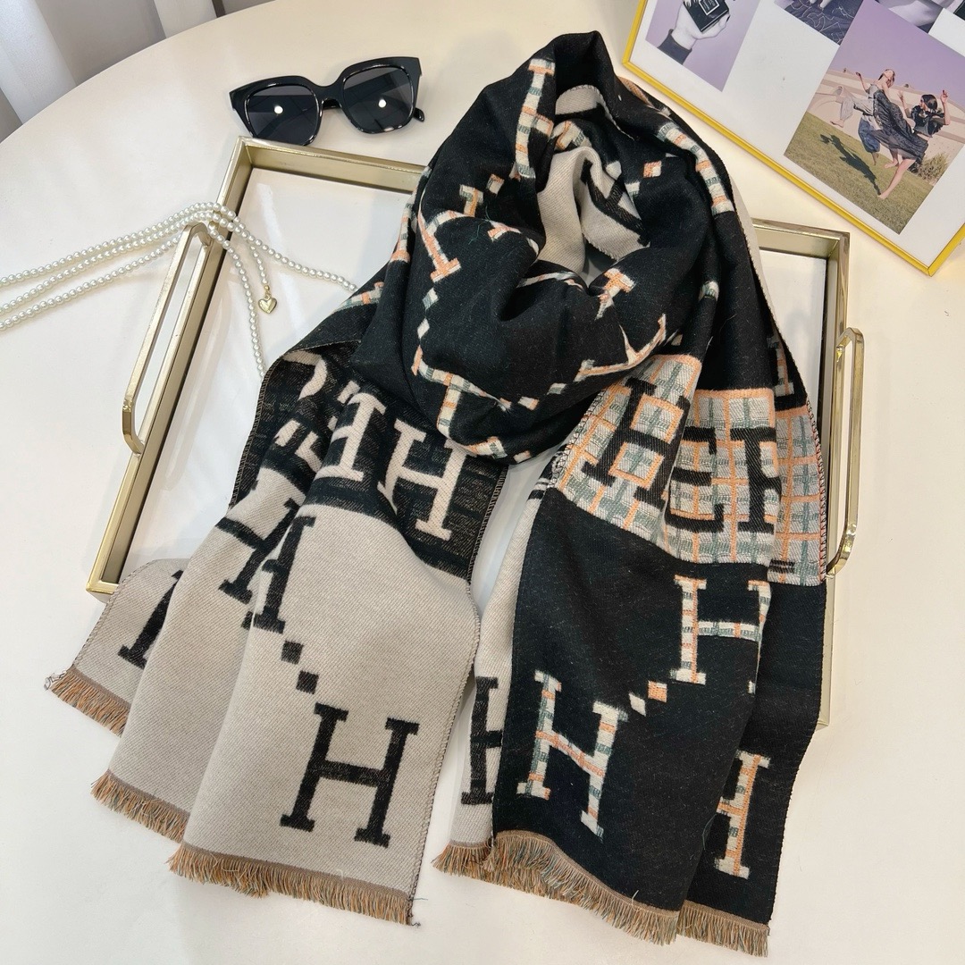 HERMES Tippet Scarf