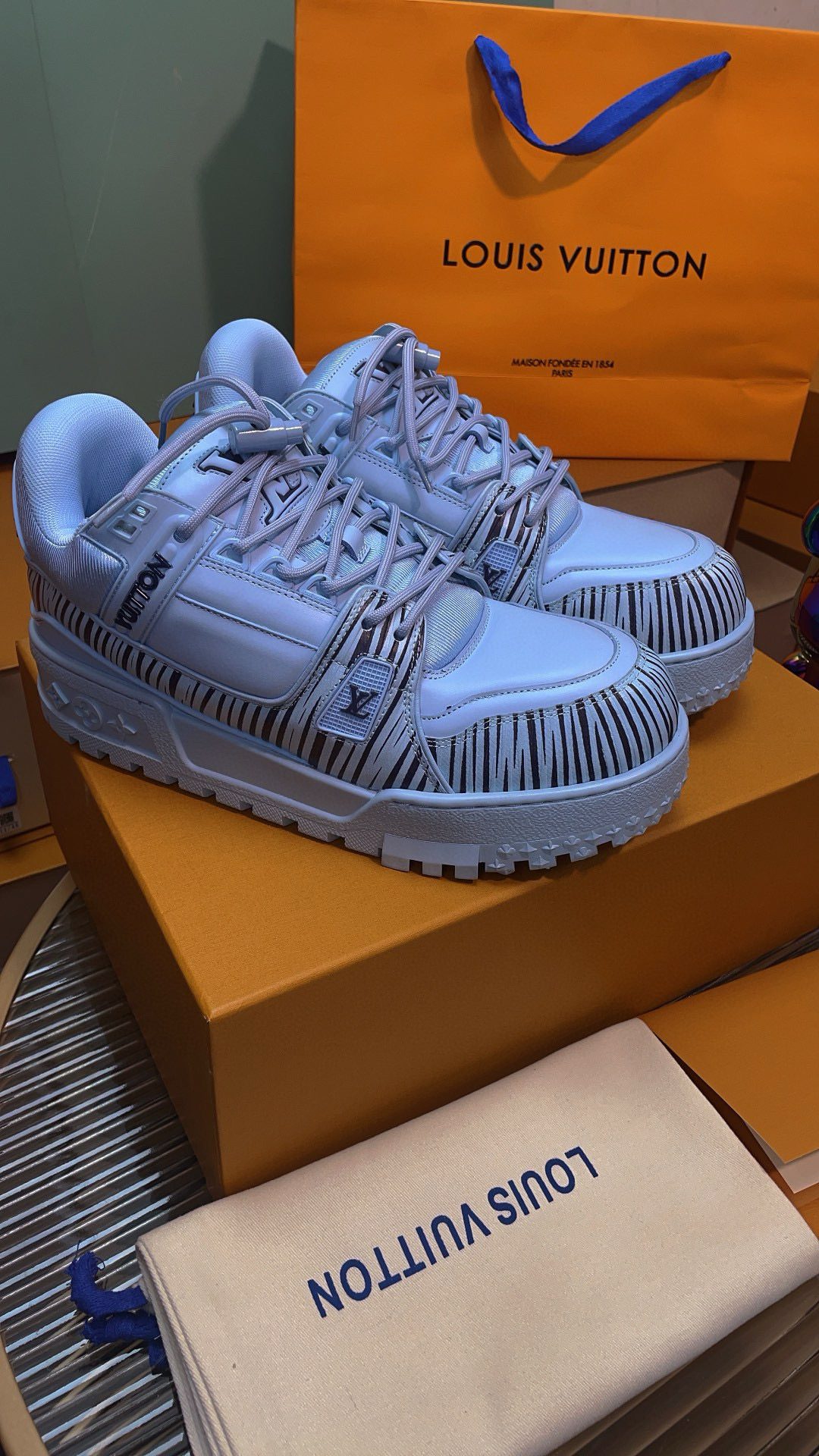 LV Trainer Maxi Sneakers