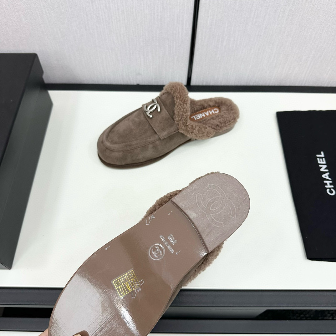 CHANEL Wool  Slippers