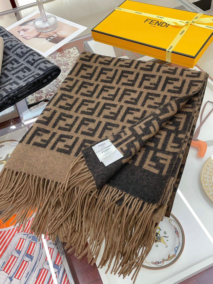 FENDI Tippet Scarf