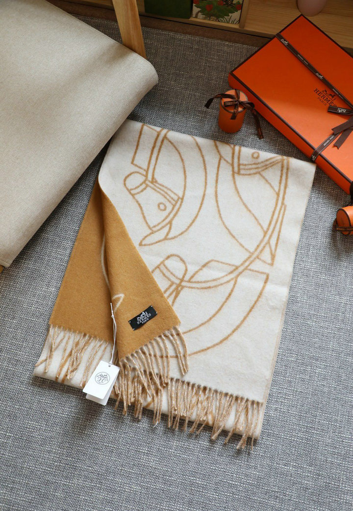 HERMES Scarf