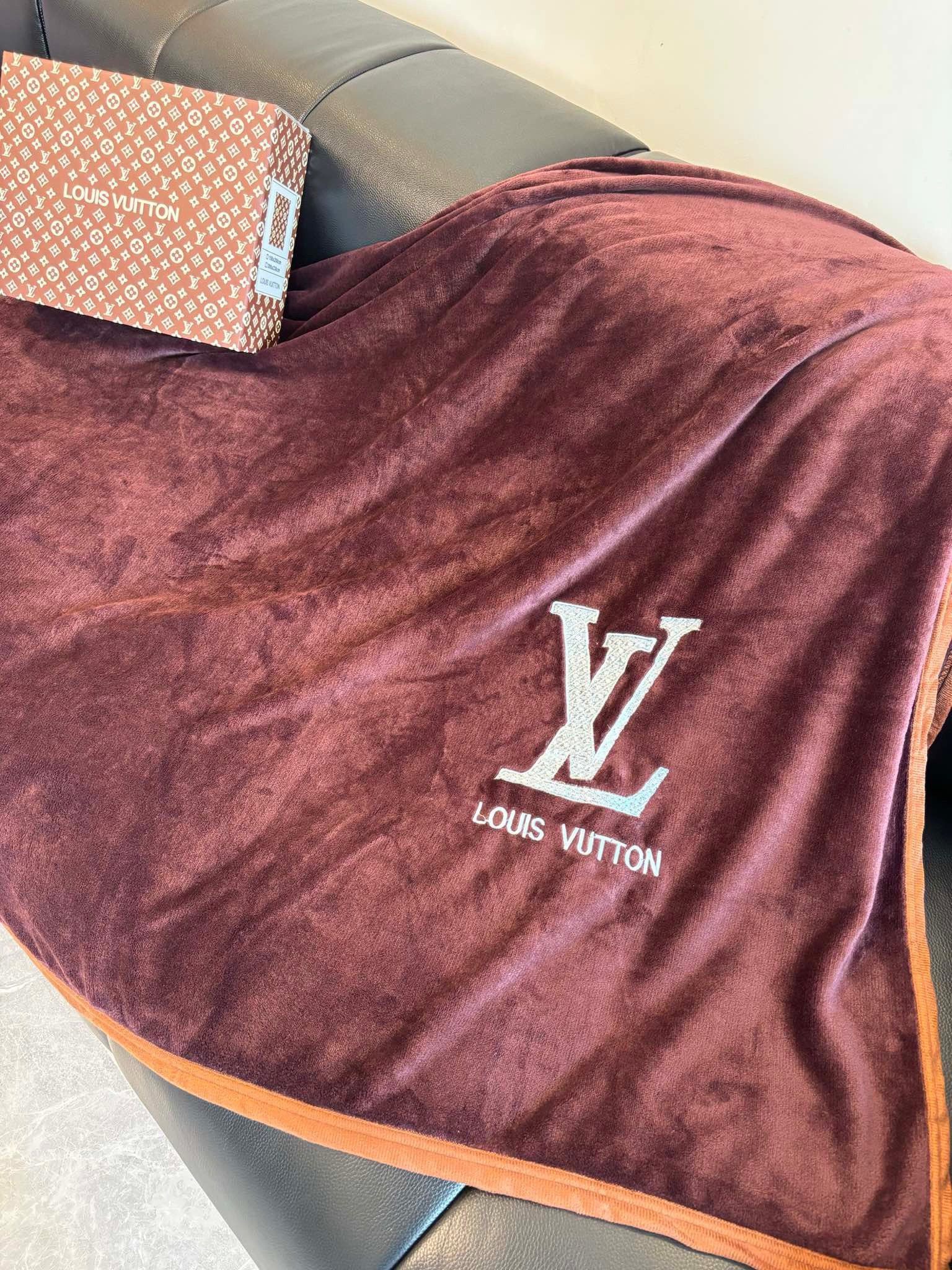 LV Blanket