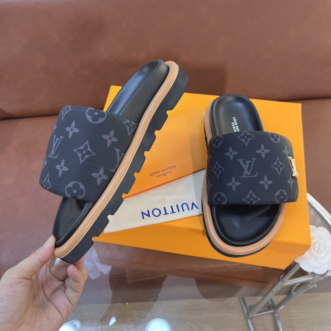 LOUIS VUITTON SLIDES