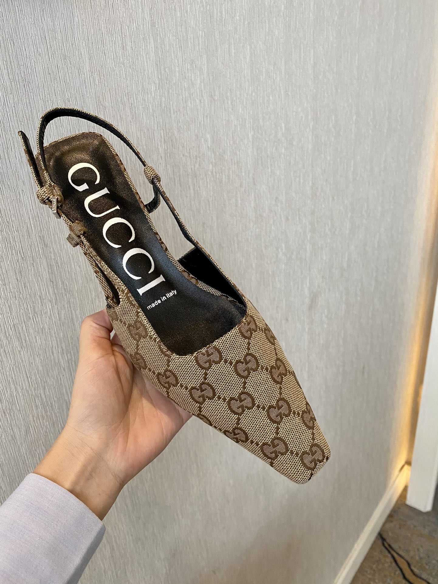 GUCCI SANDALS