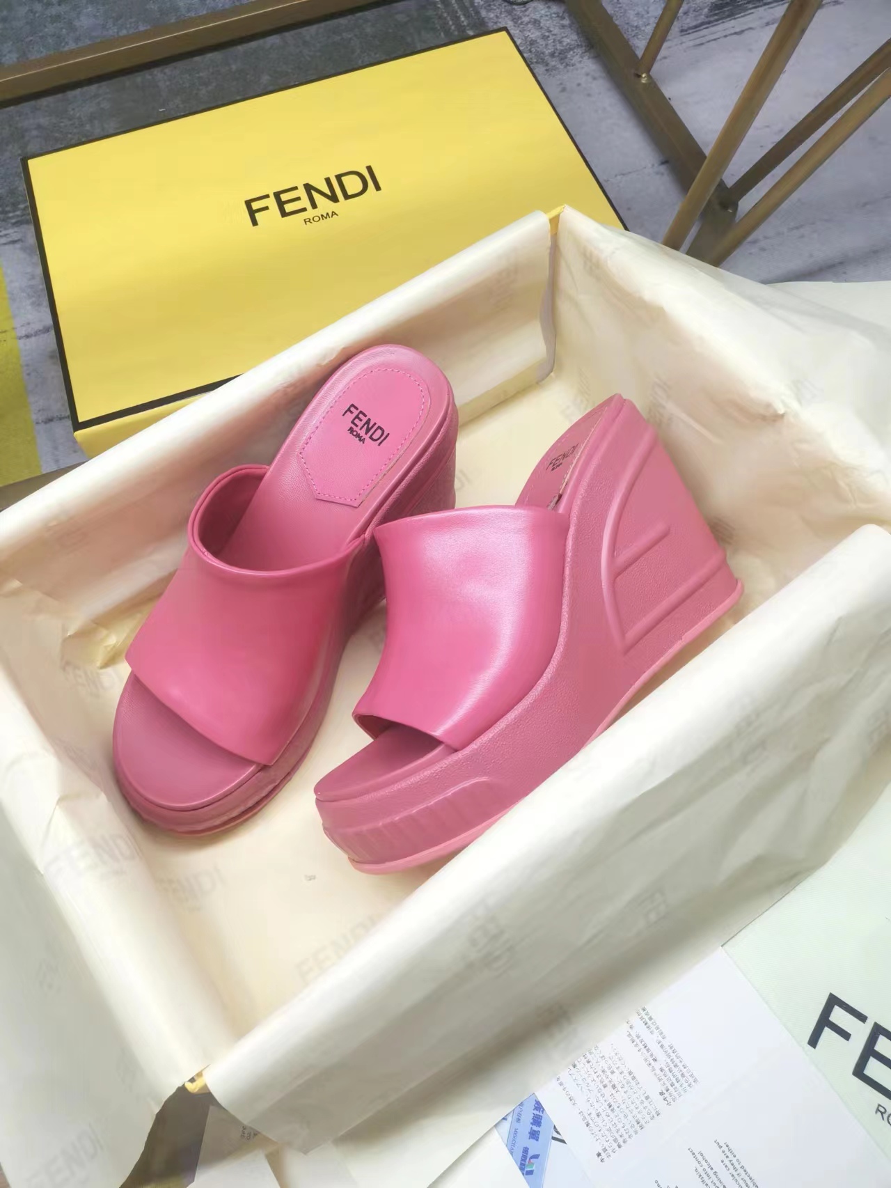 FENDI SLIDES