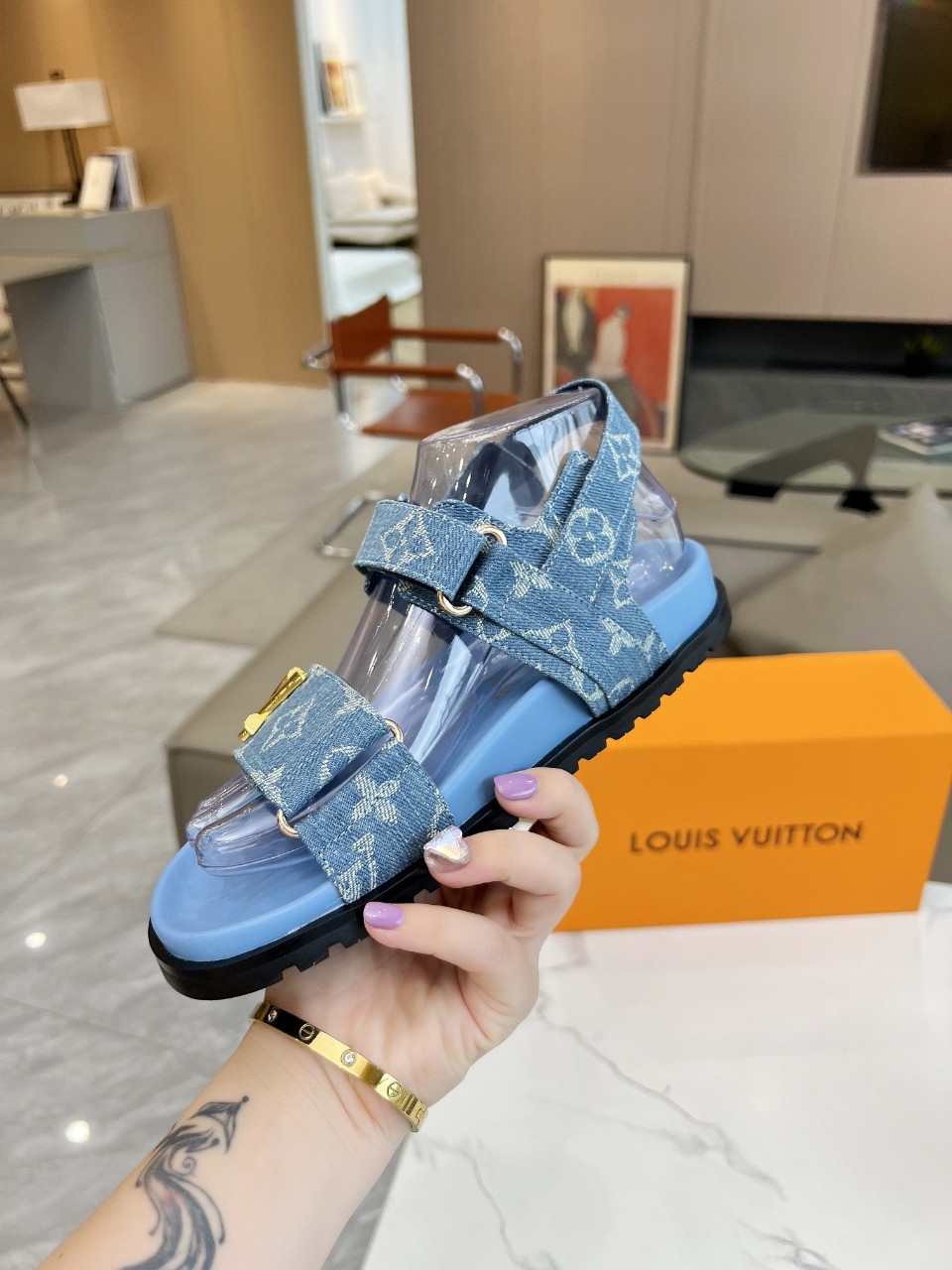 Louis Vuitton latest presbyopia logo slippers