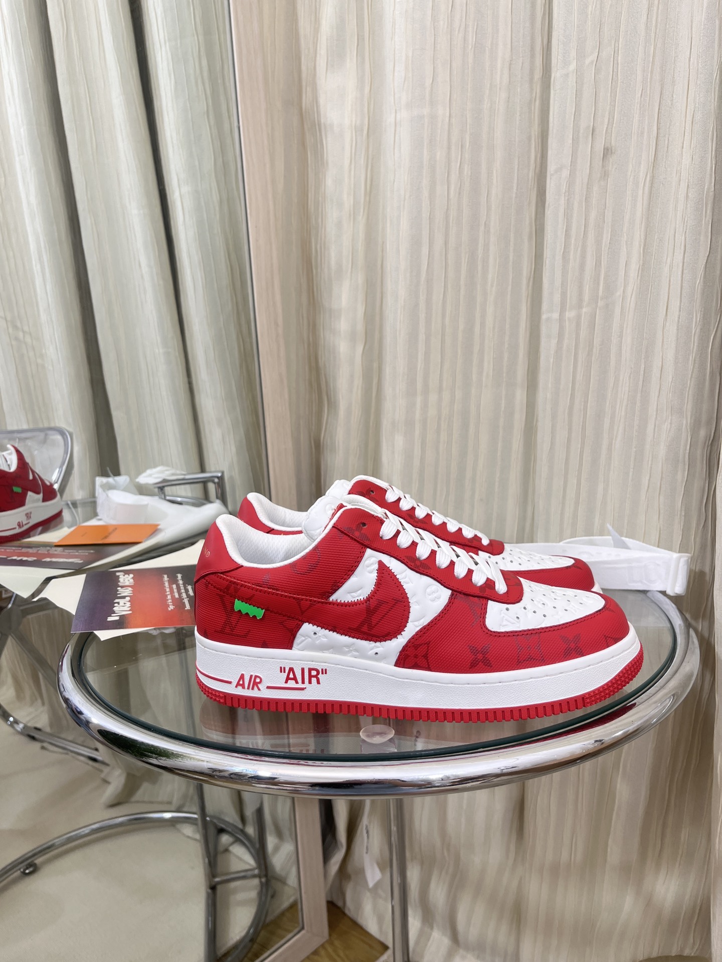 LOUIS VUITTON SNEAKERS