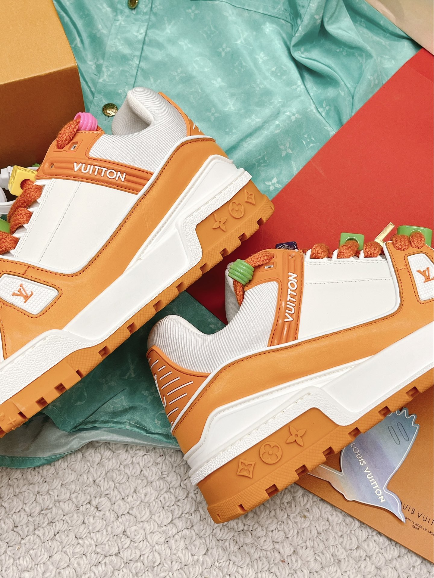 LOUIS VUITTON SNEAKERS