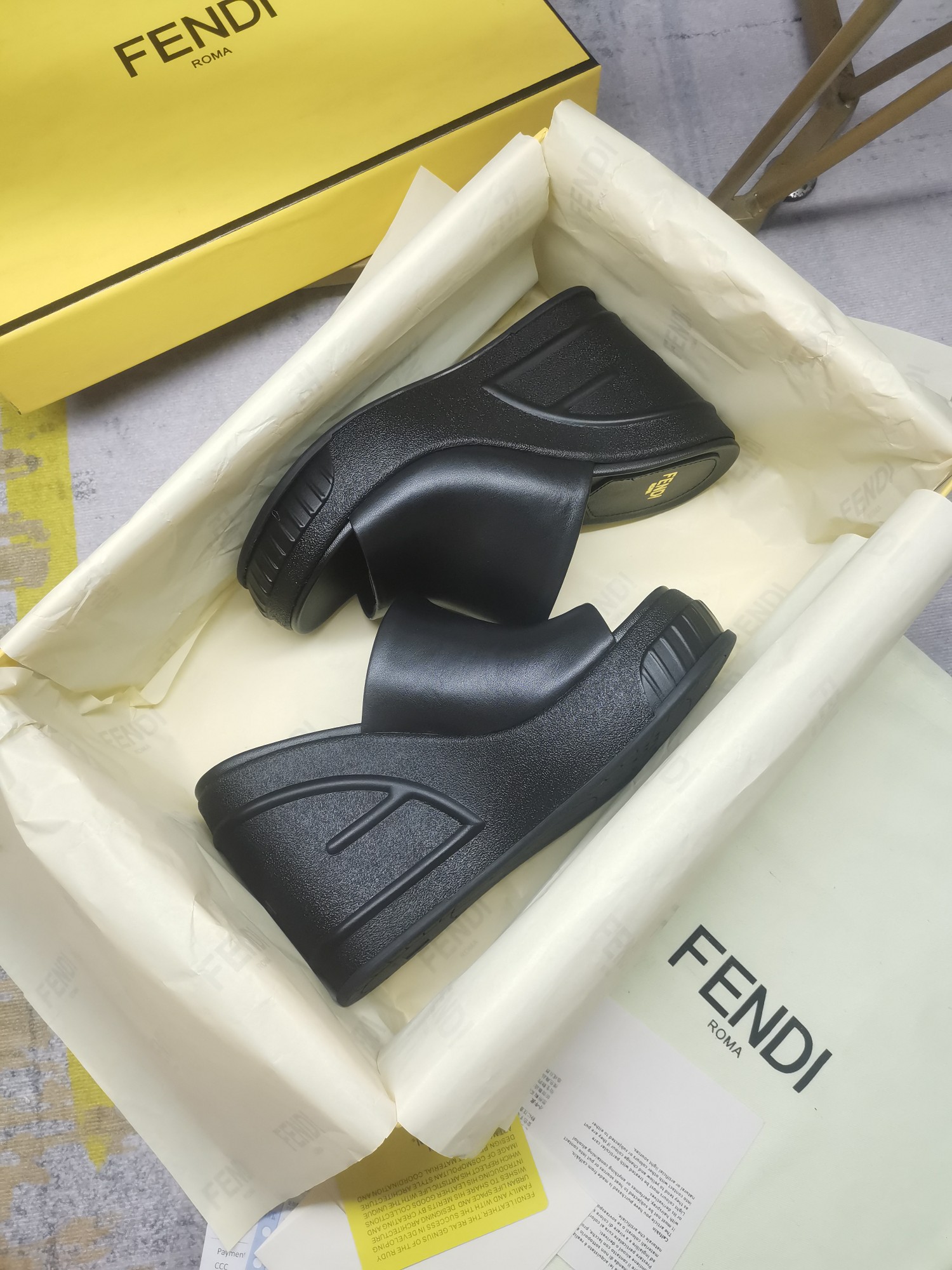 FENDI SLIDES